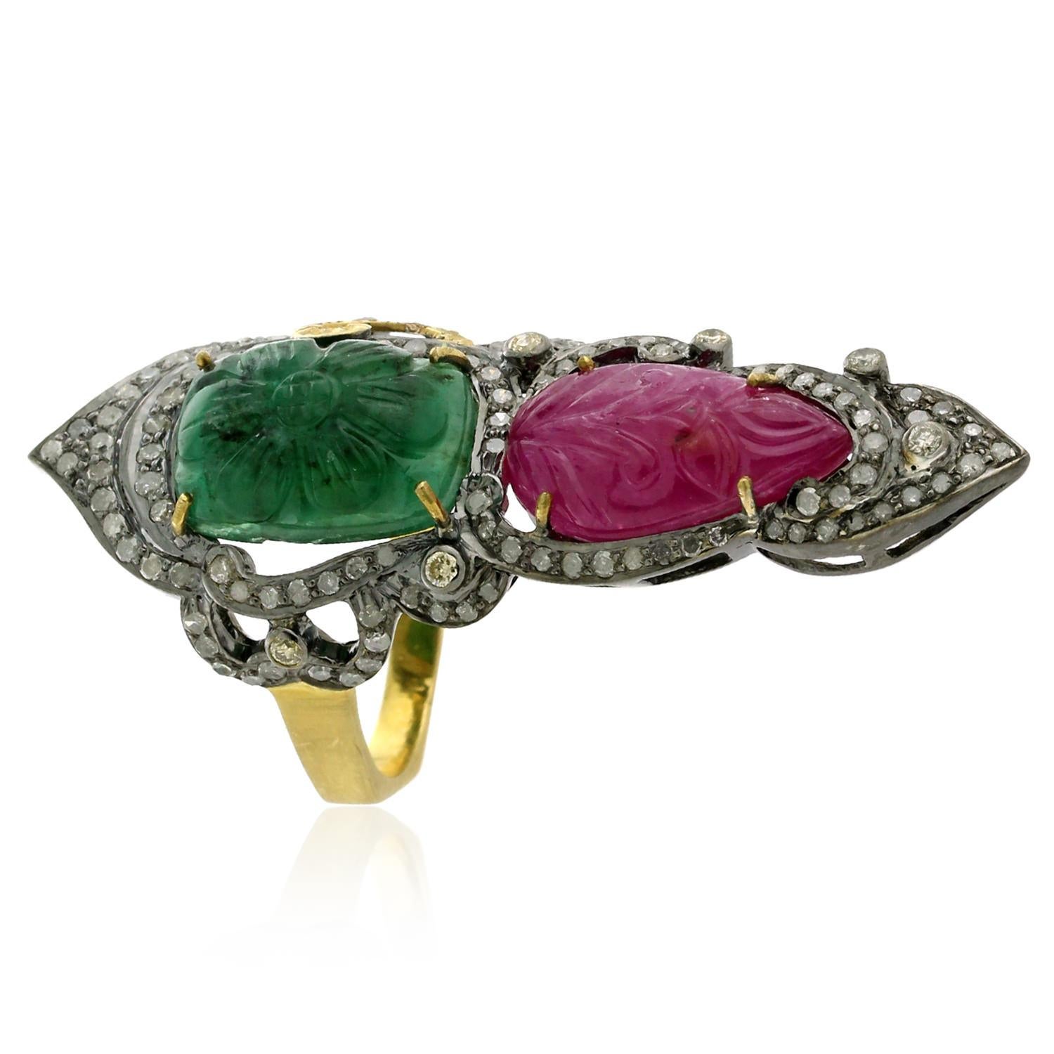 One of a Kind this Designer Hand Craved Ruby, Emerald Ring with Diamonds in Gold and Silver is lovely for any occasion.

Ring Size: 7 ( Can be sized )

18kt Gold:3.39gms
Diamond:1.23cts
Silver:4.51gms
Emerald:6.4cts
Ruby:6.35cts

