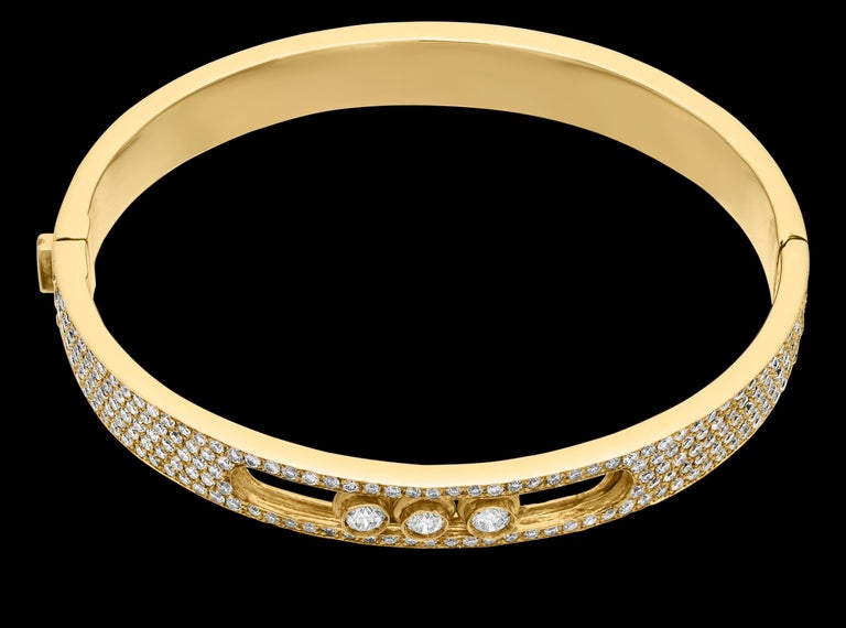 Designer Happy Diamonds Bangle in 18-K Yellow Gold In Excellent Condition For Sale In London, GB
