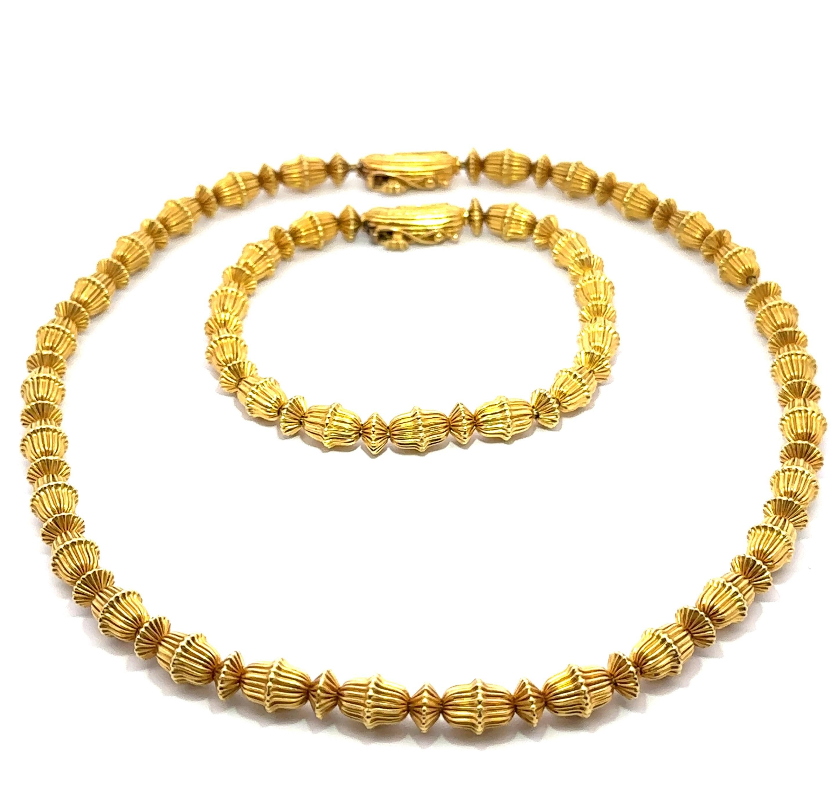 Set di collane e bracciali con perle in oro giallo massiccio 18k del designer Ilias Lalaounis in vendita 3
