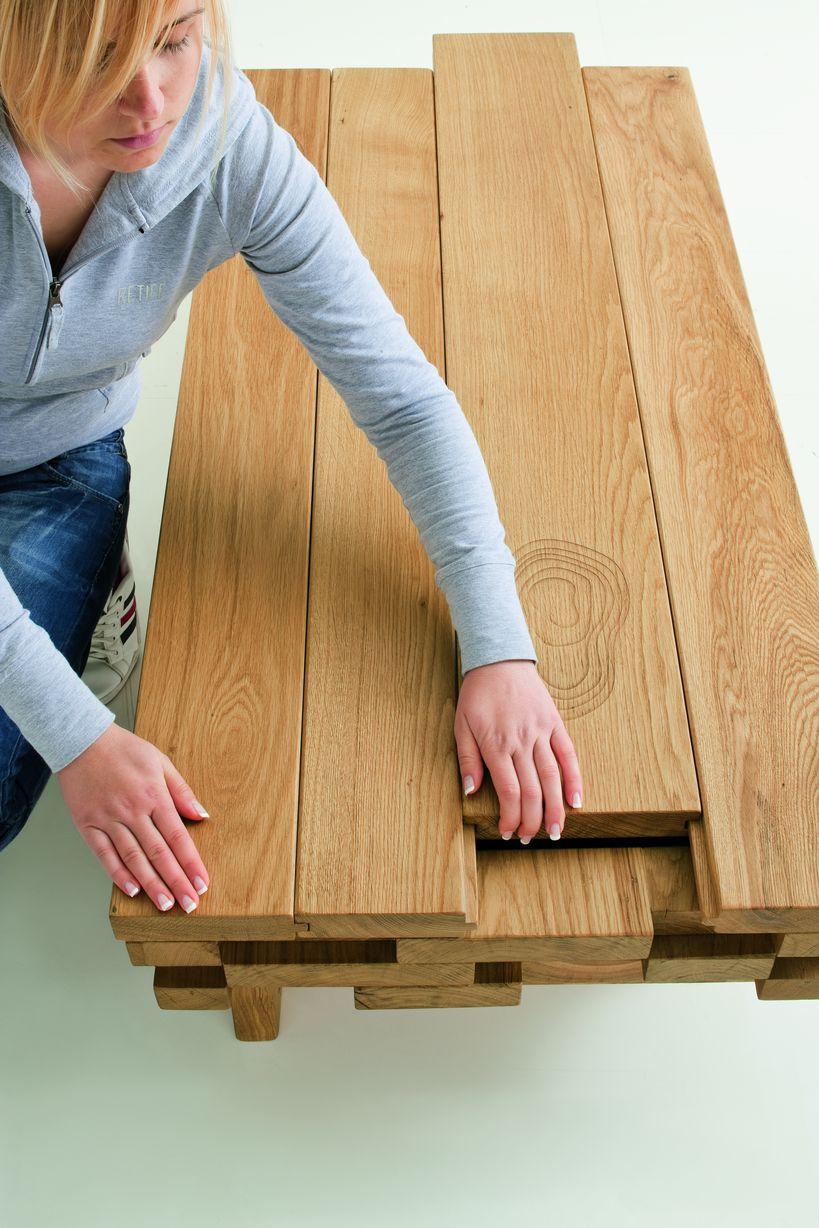 Designer Italian Solid Oak Coffee Table with Hidden Compartment and Laser Detail In New Condition For Sale In High Point, NC