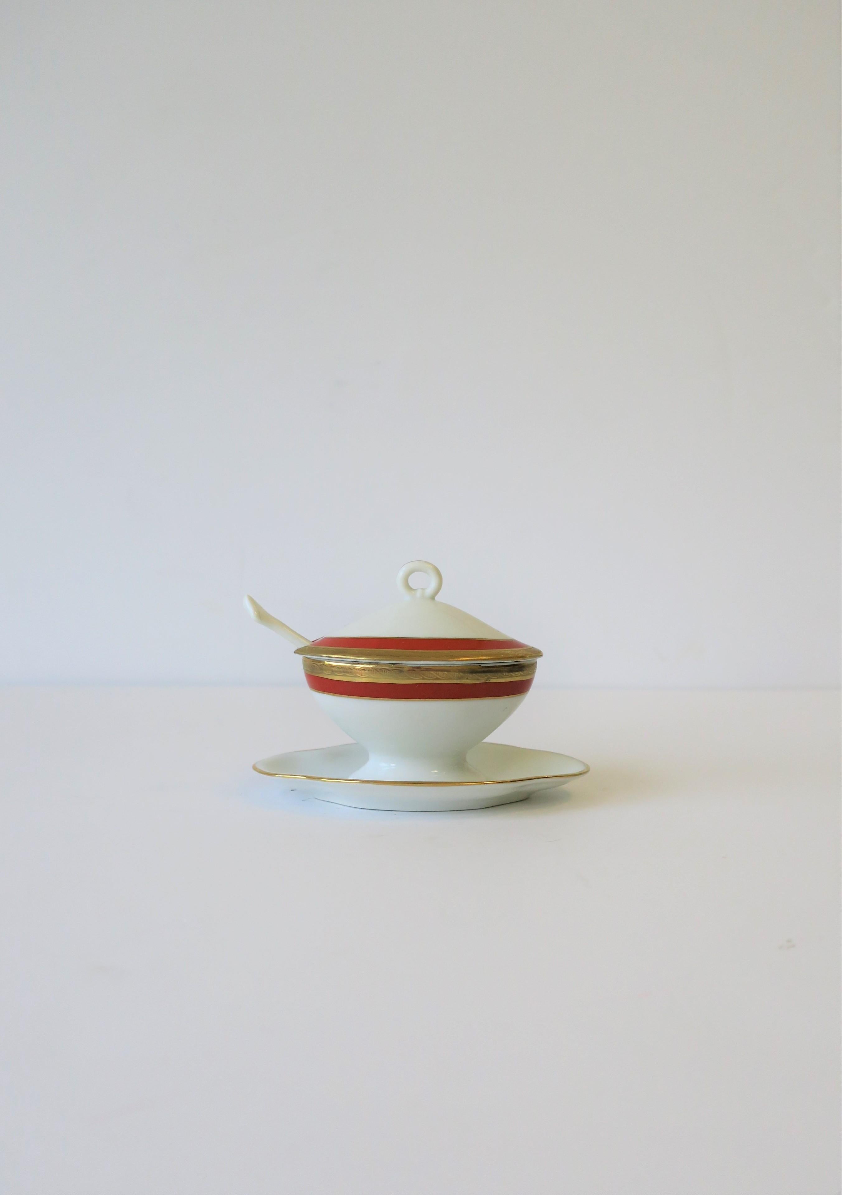 Designer Italian White and Gold Condiment Dish by Richard Ginori In Good Condition In New York, NY