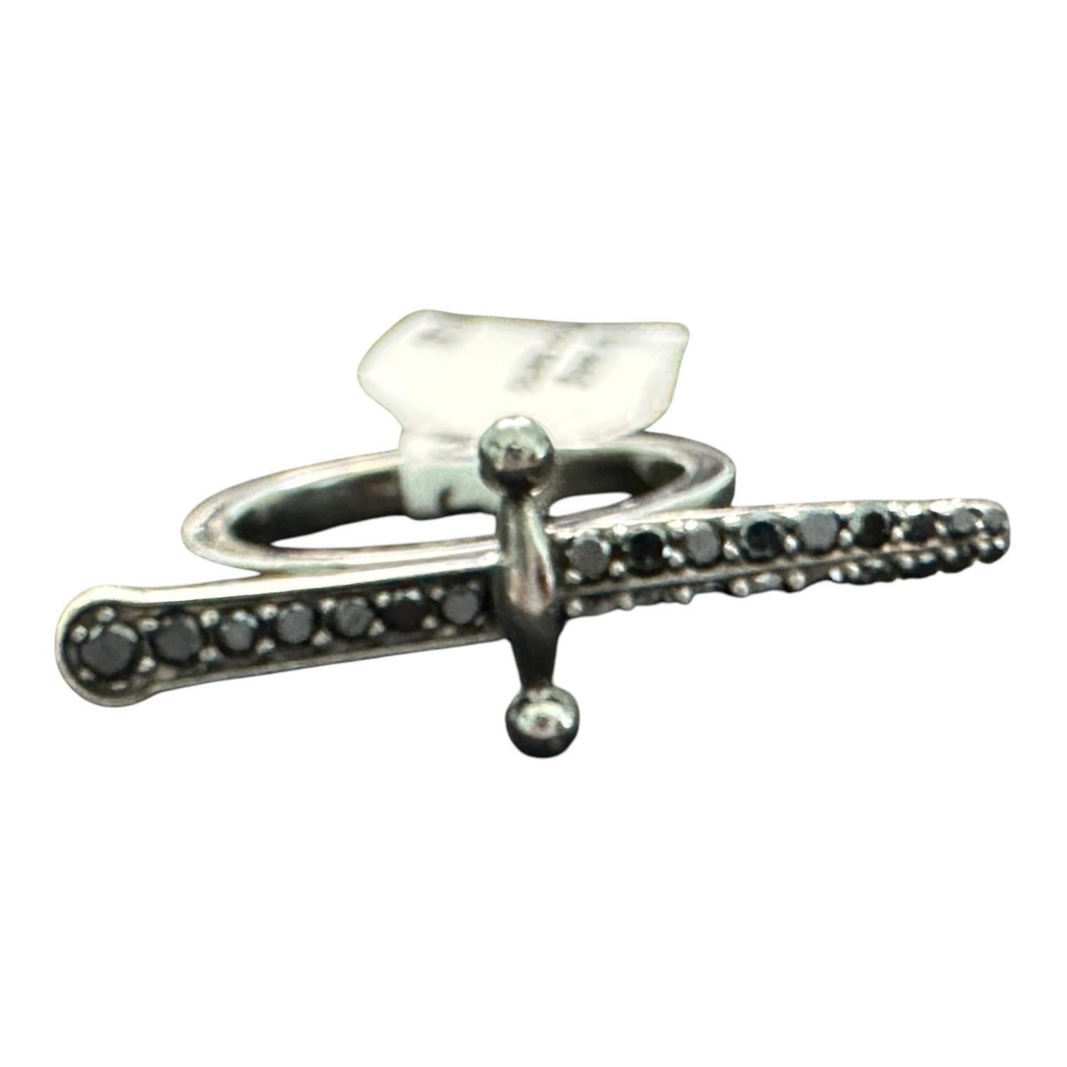 Anello di design JBH 18Kt con pugnale e diamante nero In condizioni ottime in vendita a Laguna Hills, CA