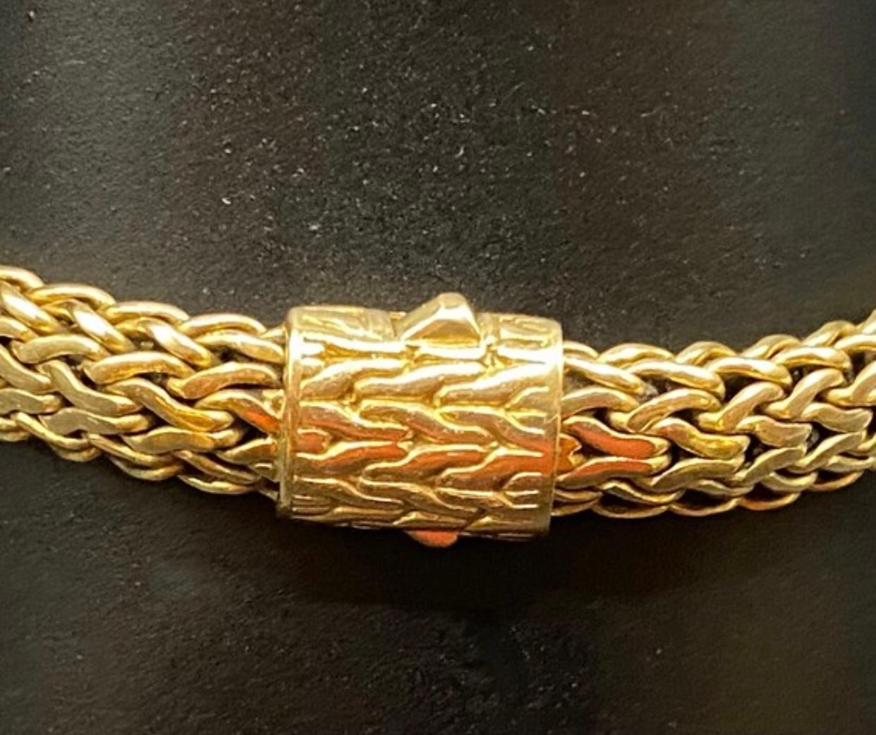 Designer John Hardy 18K Gold Classic Chain  Bracelet with Decorative Clasp.

Gorgeous, heavy gold, high quality craftsmanship.  Stamped and marked “JH” and “18k”.

8 1/4” length Size Large - X Large. 7.5 mm wide.  45 grams.

Retails $14,500