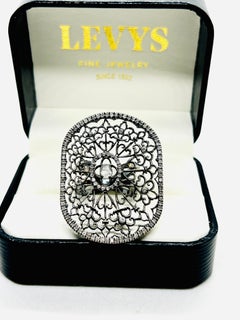 Loree Rodkin, bague Spider Web ovale en or blanc 18 carats et diamants, taille 7,25