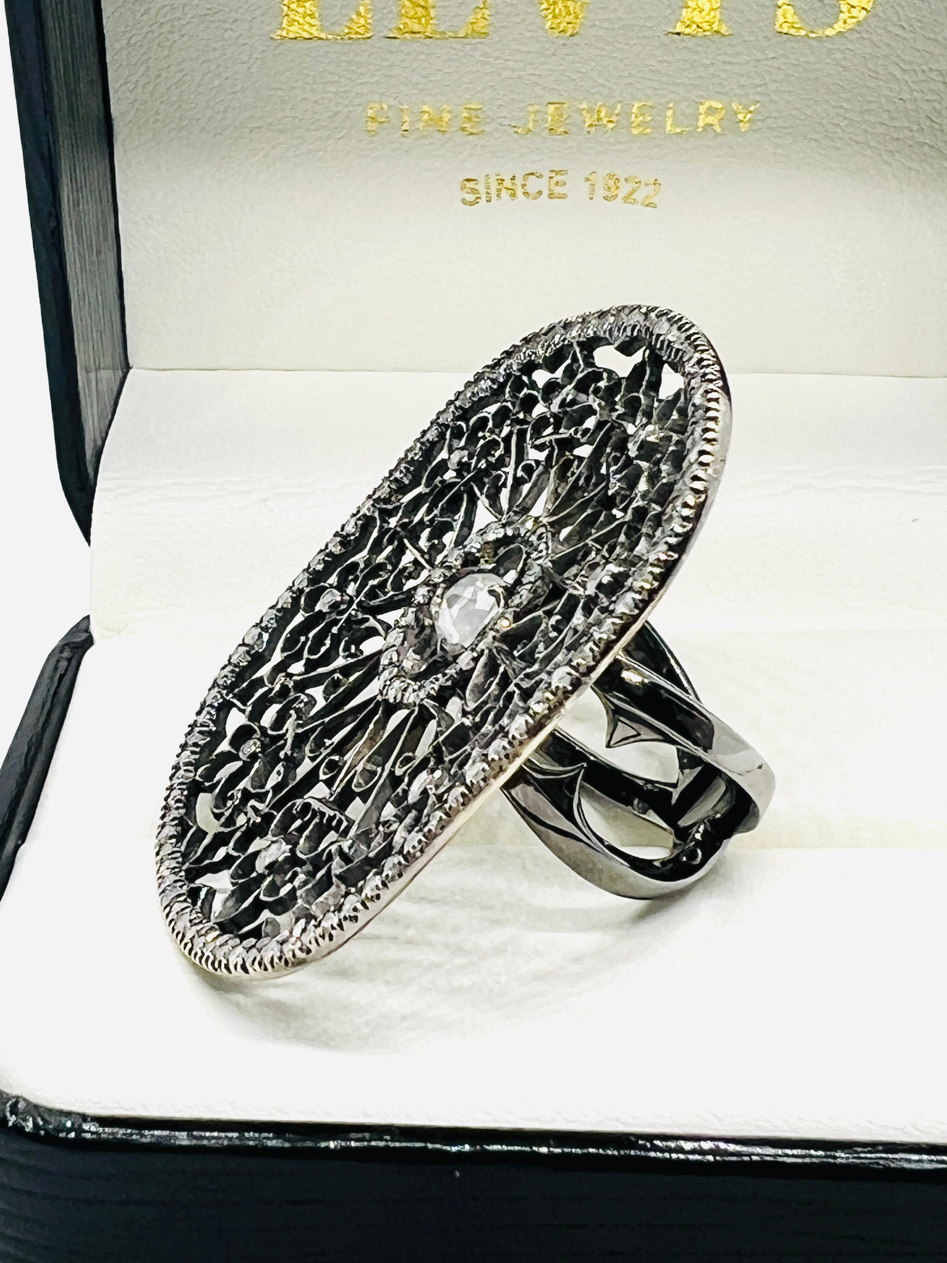 Designer Loree Rodkin 18K White Gold & Diamond Oval Spider Web Ring Size 7.25 In Excellent Condition For Sale In Birmingham, AL