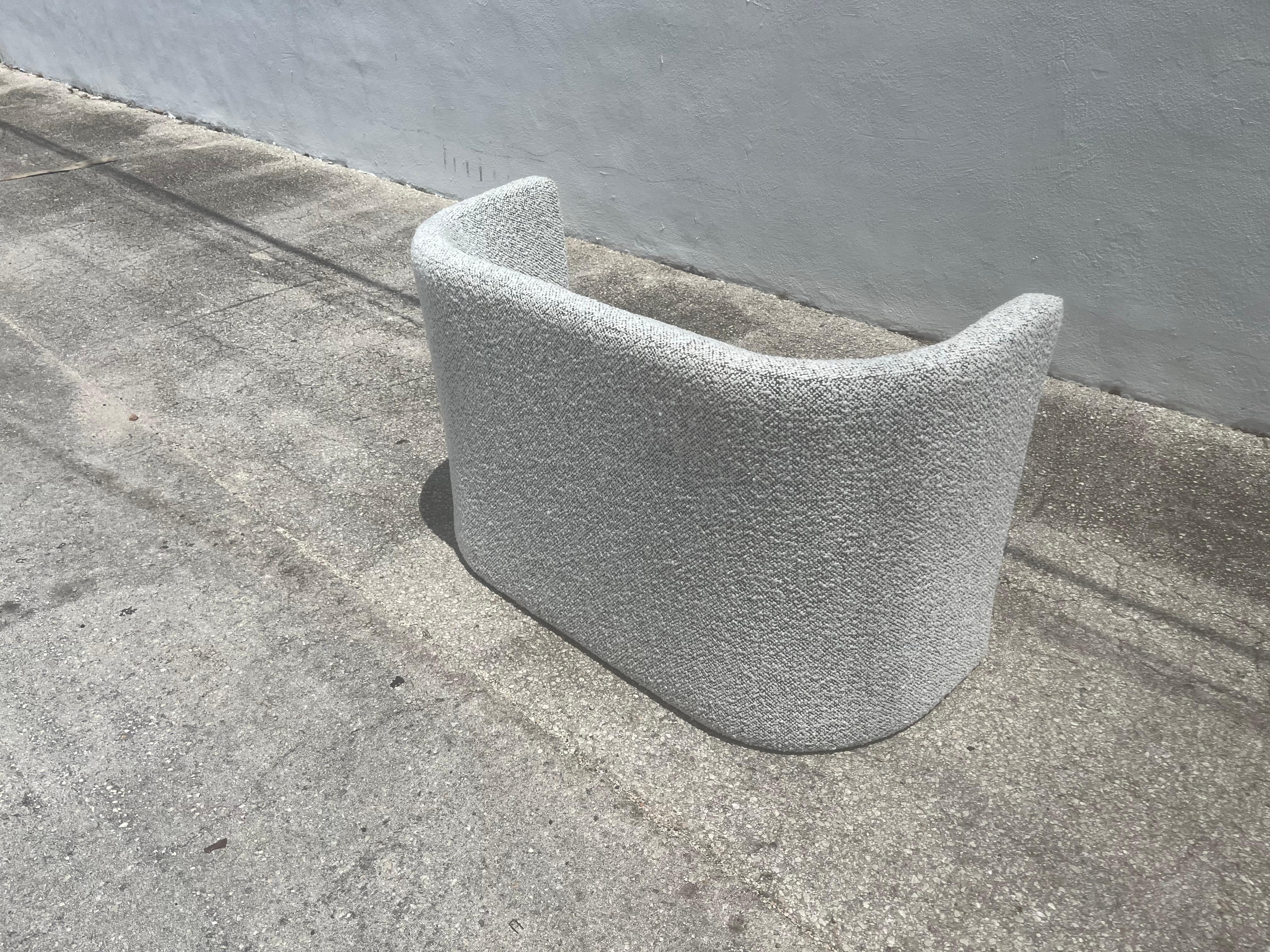 Designer Loveseat, Bank, Kravet, Schwarz-Weißer Nubby Boucle im Angebot 7
