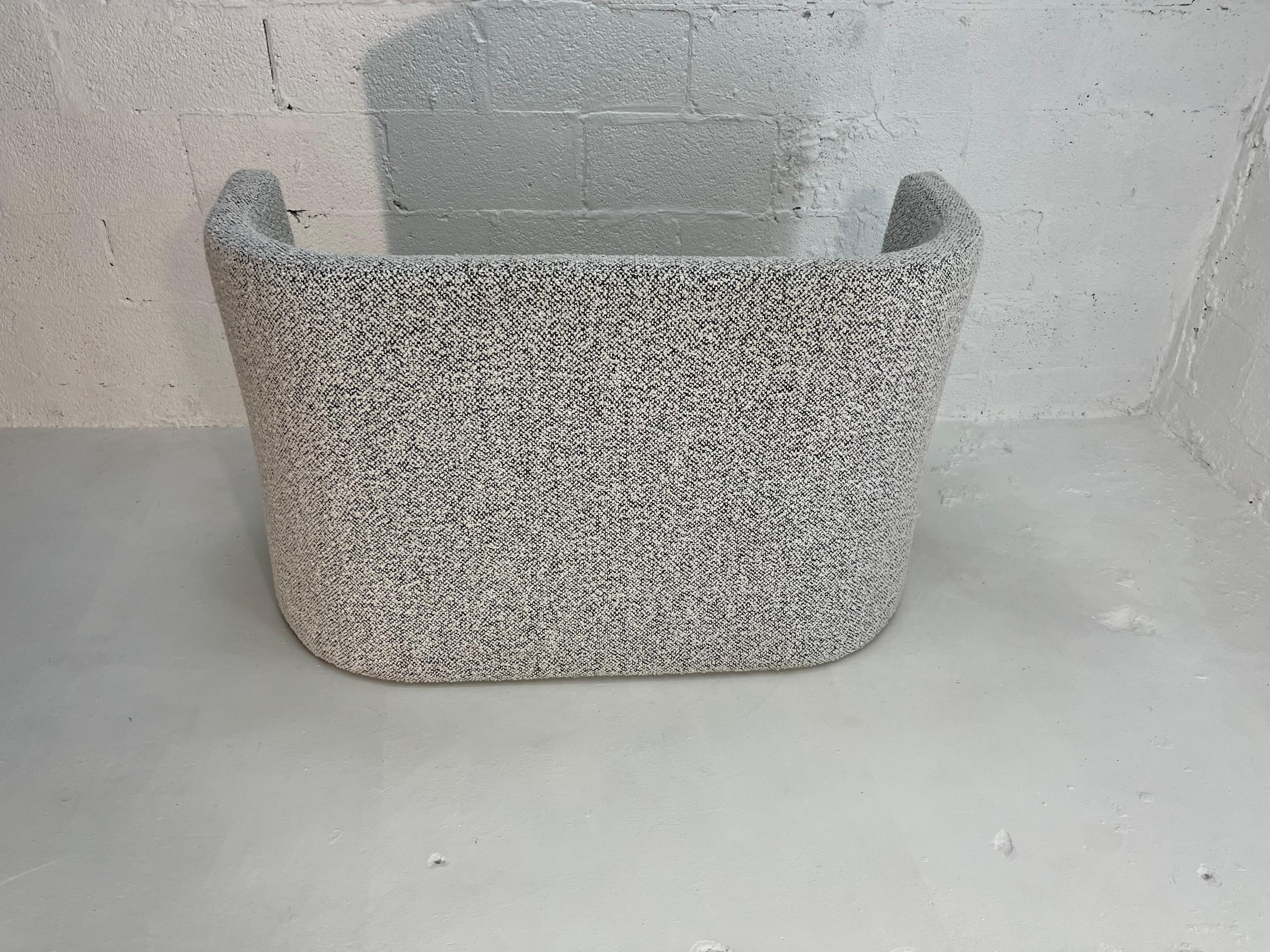 Loveseat de diseño, Banco, Kravet Negro Blanco Nubby Boucle en venta 7
