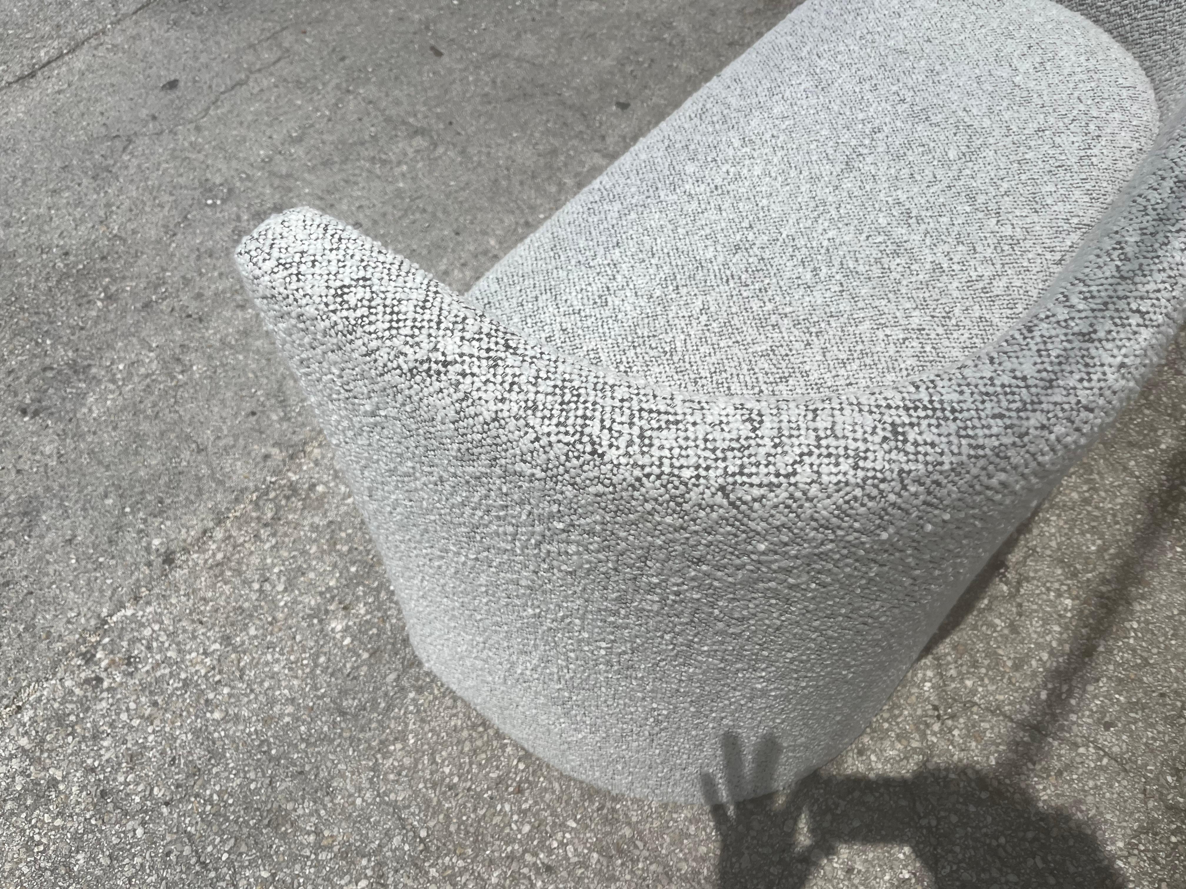Designer Loveseat, Bank, Kravet, Schwarz-Weißer Nubby Boucle im Angebot 8