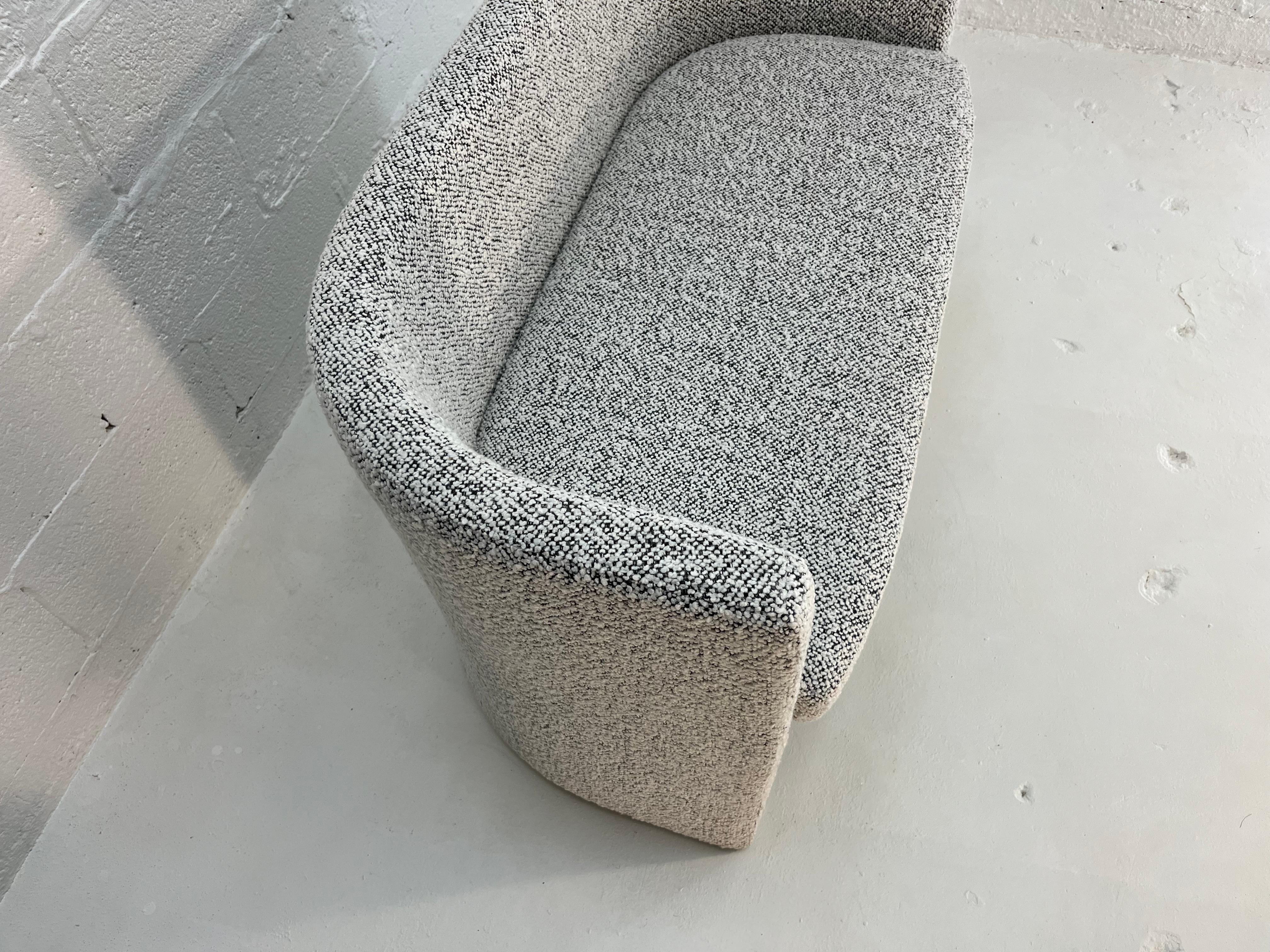 Loveseat de diseño, Banco, Kravet Negro Blanco Nubby Boucle en venta 12