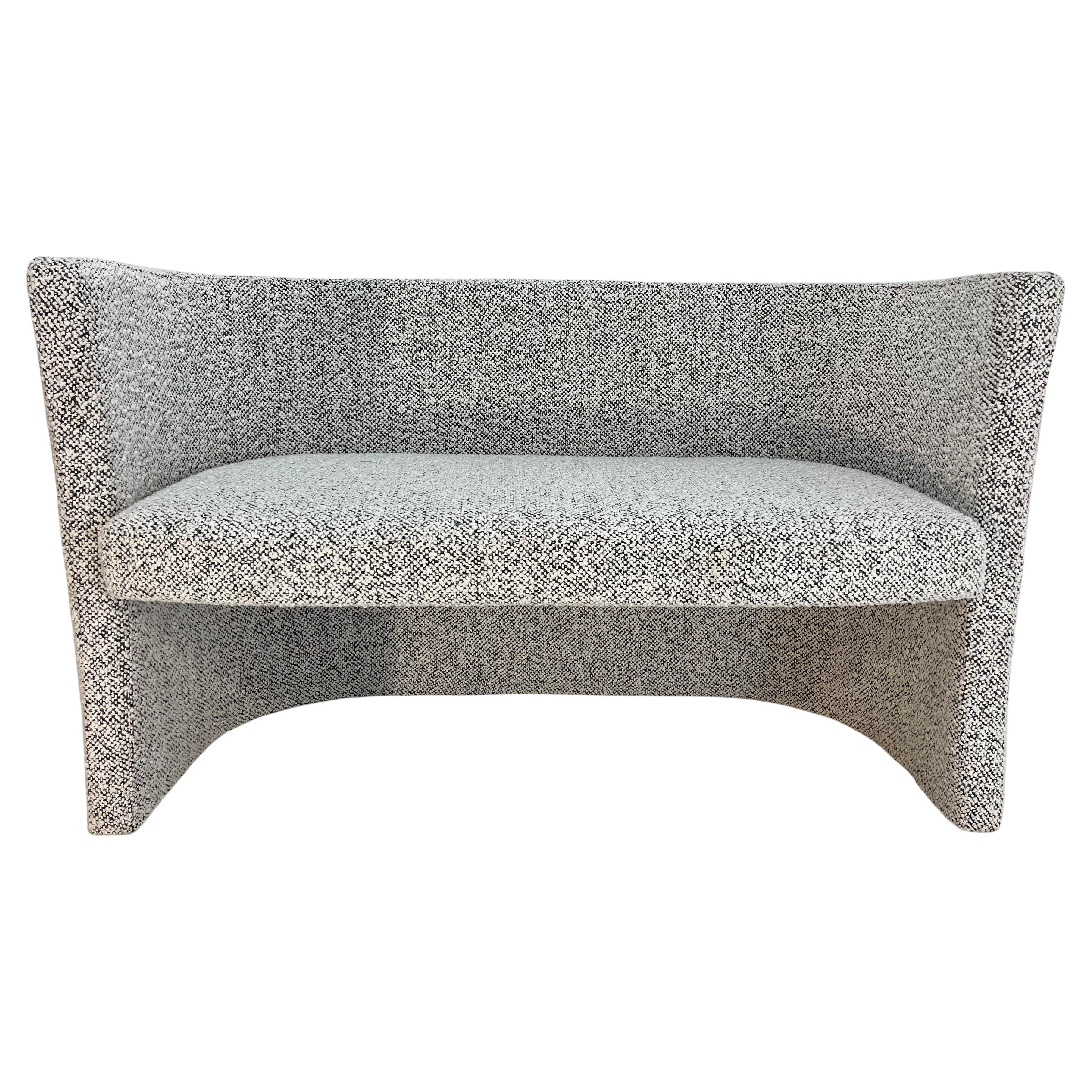Loveseat de diseño, Banco, Kravet Negro Blanco Nubby Boucle en venta