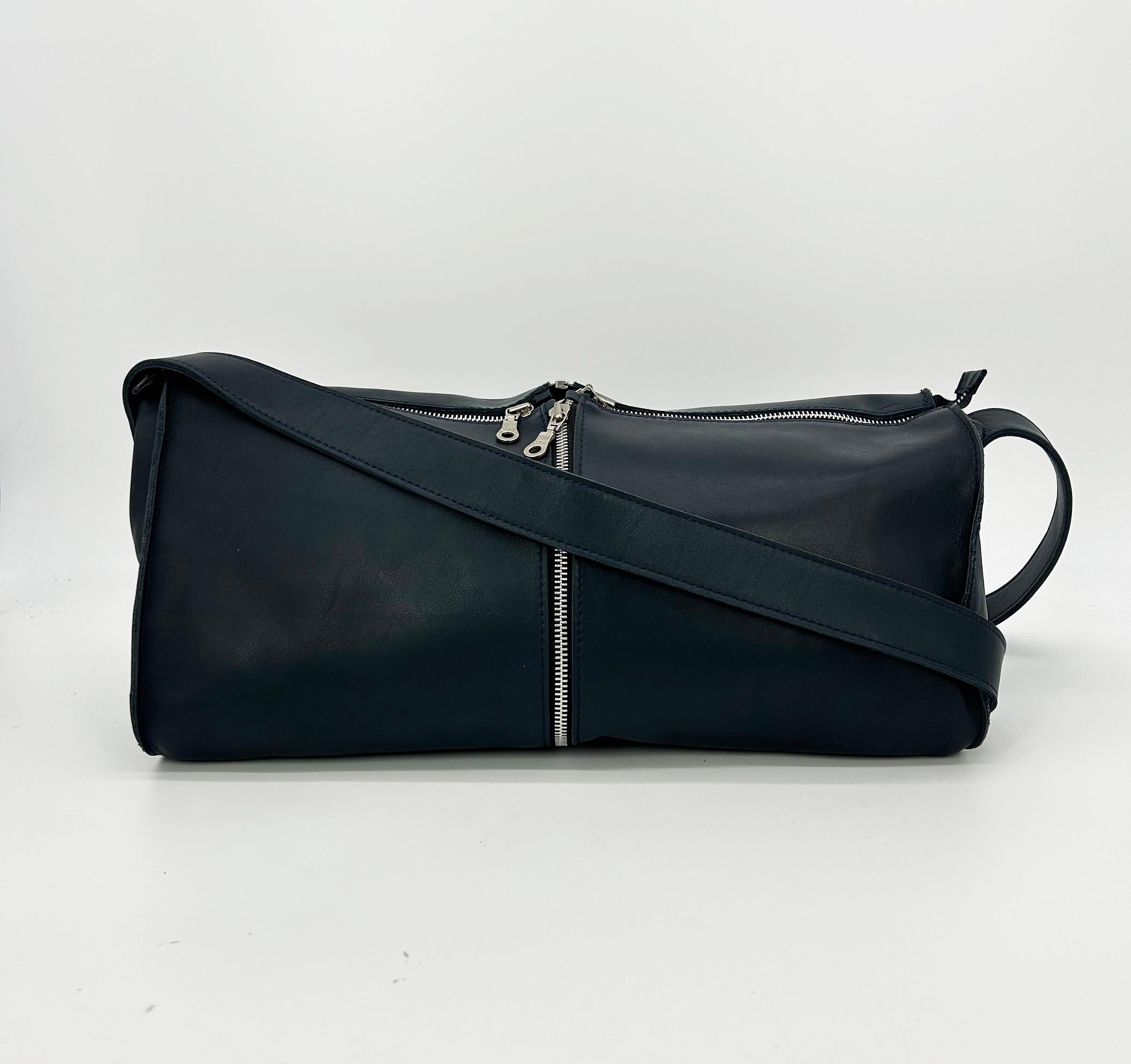 Bolso de diseño Made in Italy Azul Marino Piel 3 en 1 Bolso Tote en venta 9