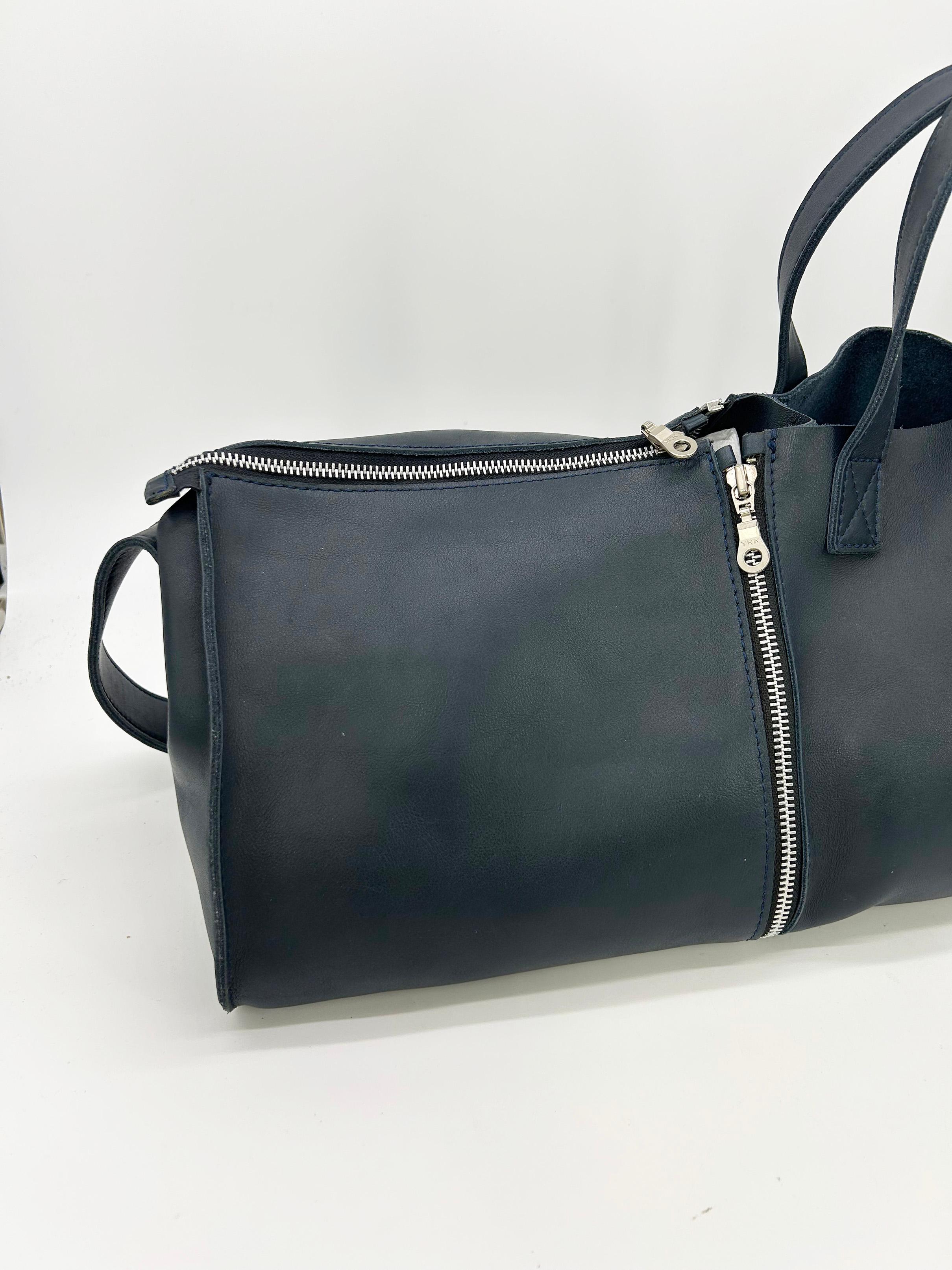 Bolso de diseño Made in Italy Azul Marino Piel 3 en 1 Bolso Tote en venta 2