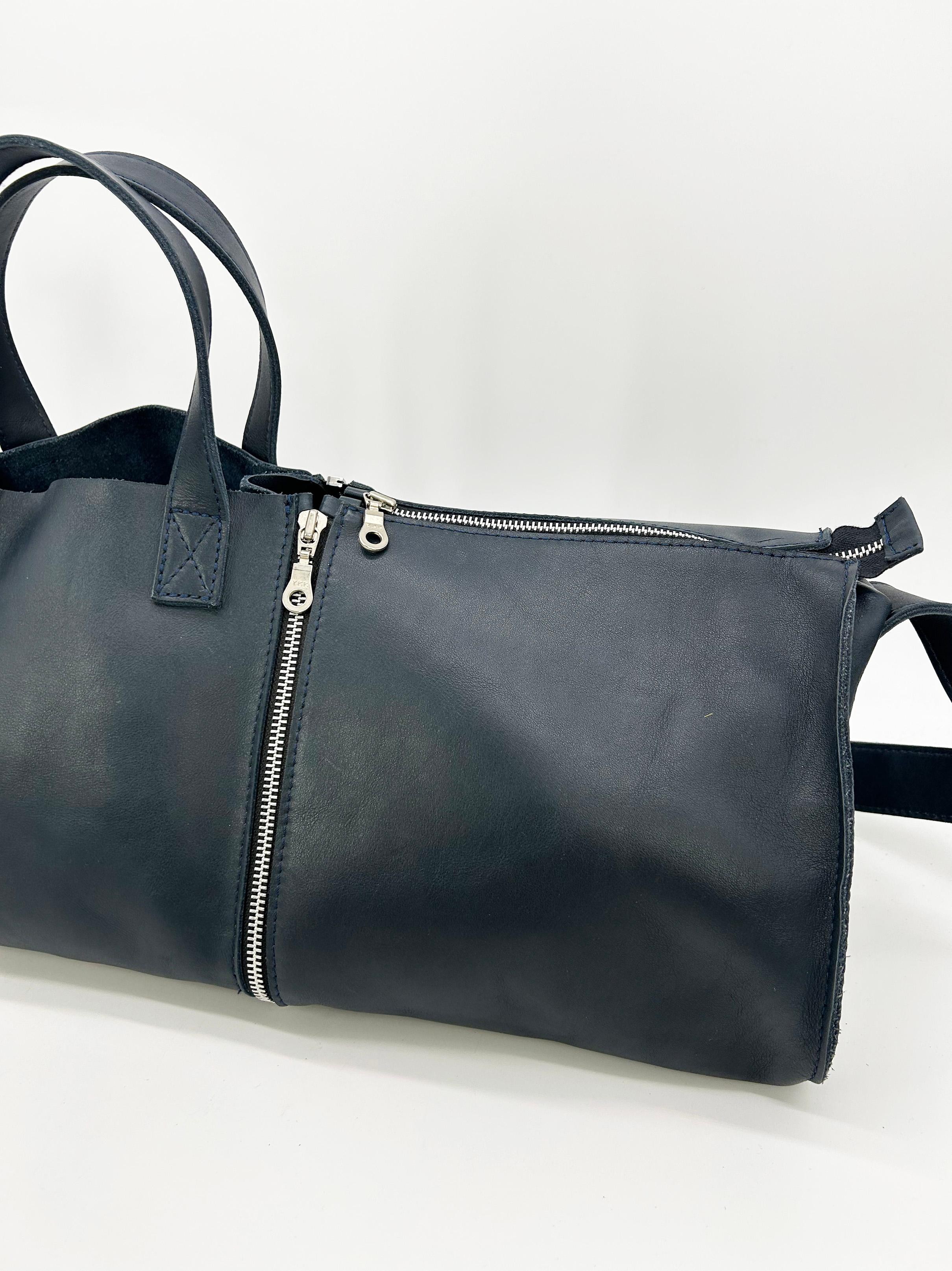 Bolso de diseño Made in Italy Azul Marino Piel 3 en 1 Bolso Tote en venta 3