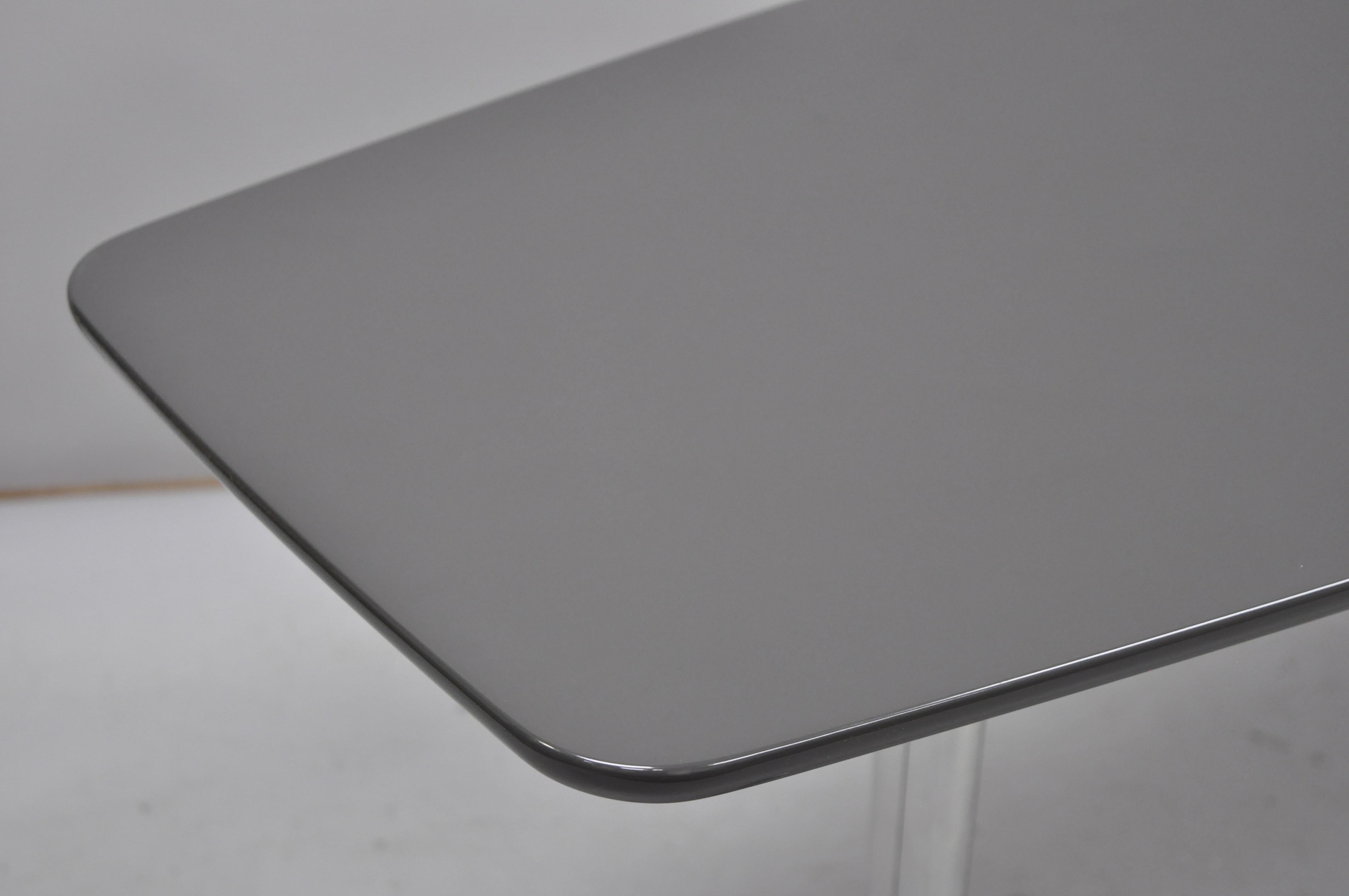 Designer Minotti Italian Modern Surfboard Coffee Table with Steel Legs In Good Condition For Sale In Philadelphia, PA