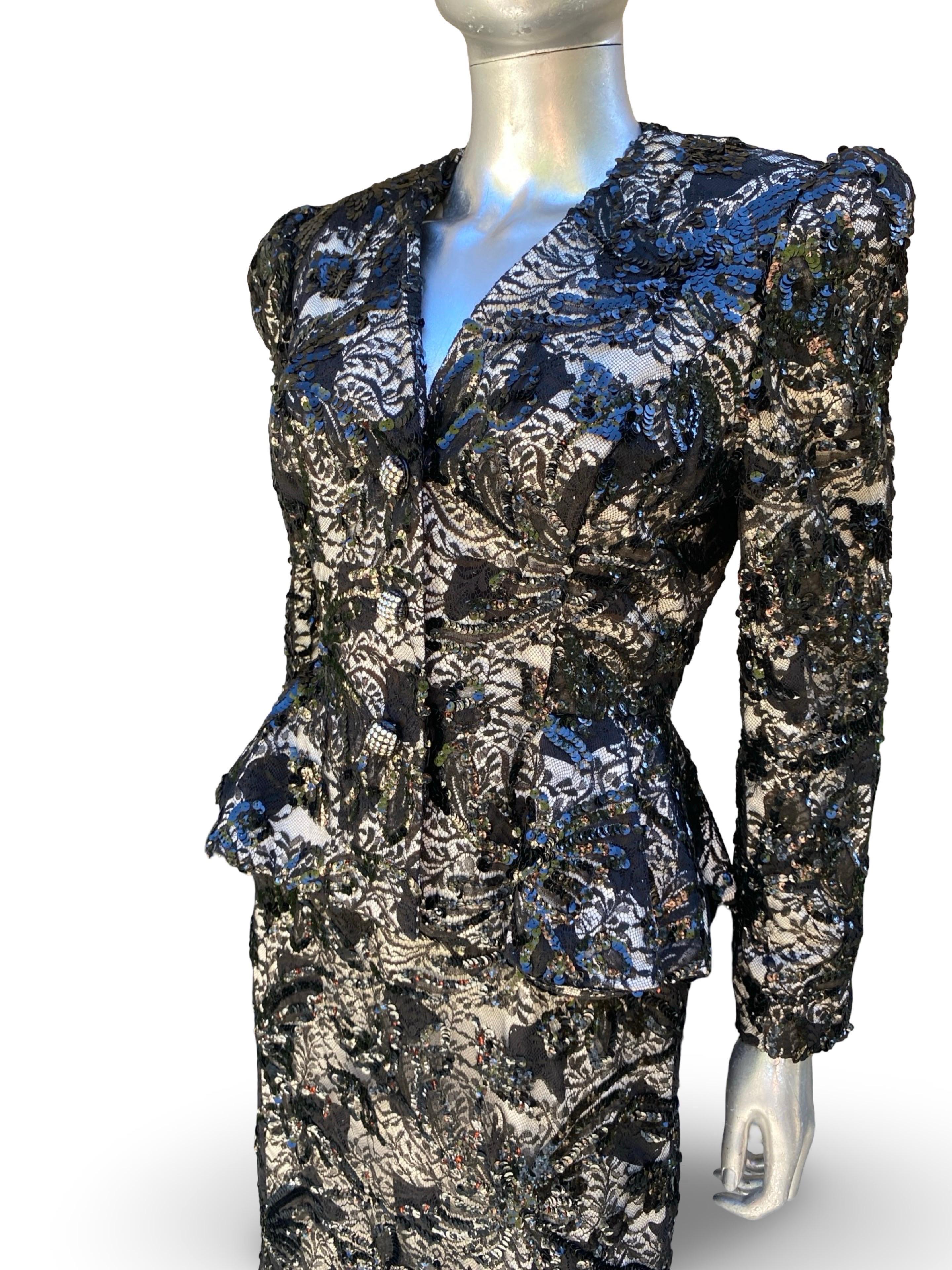 Designer Modern Embellis à la main CHIC Combinaison de soirée en dentelle française noire Taille 10 en vente 7