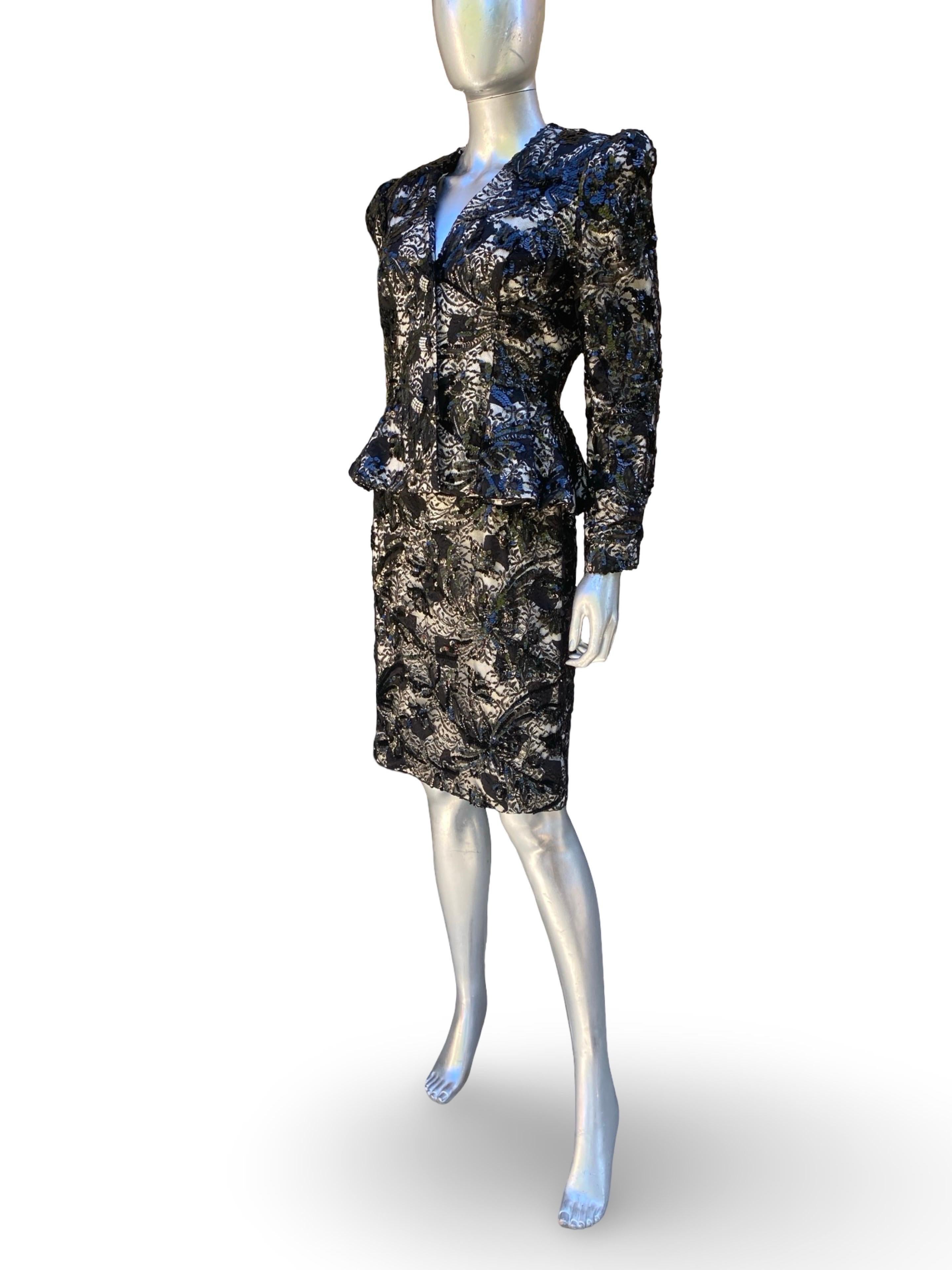 Designer Modern Embellis à la main CHIC Combinaison de soirée en dentelle française noire Taille 10 en vente 11