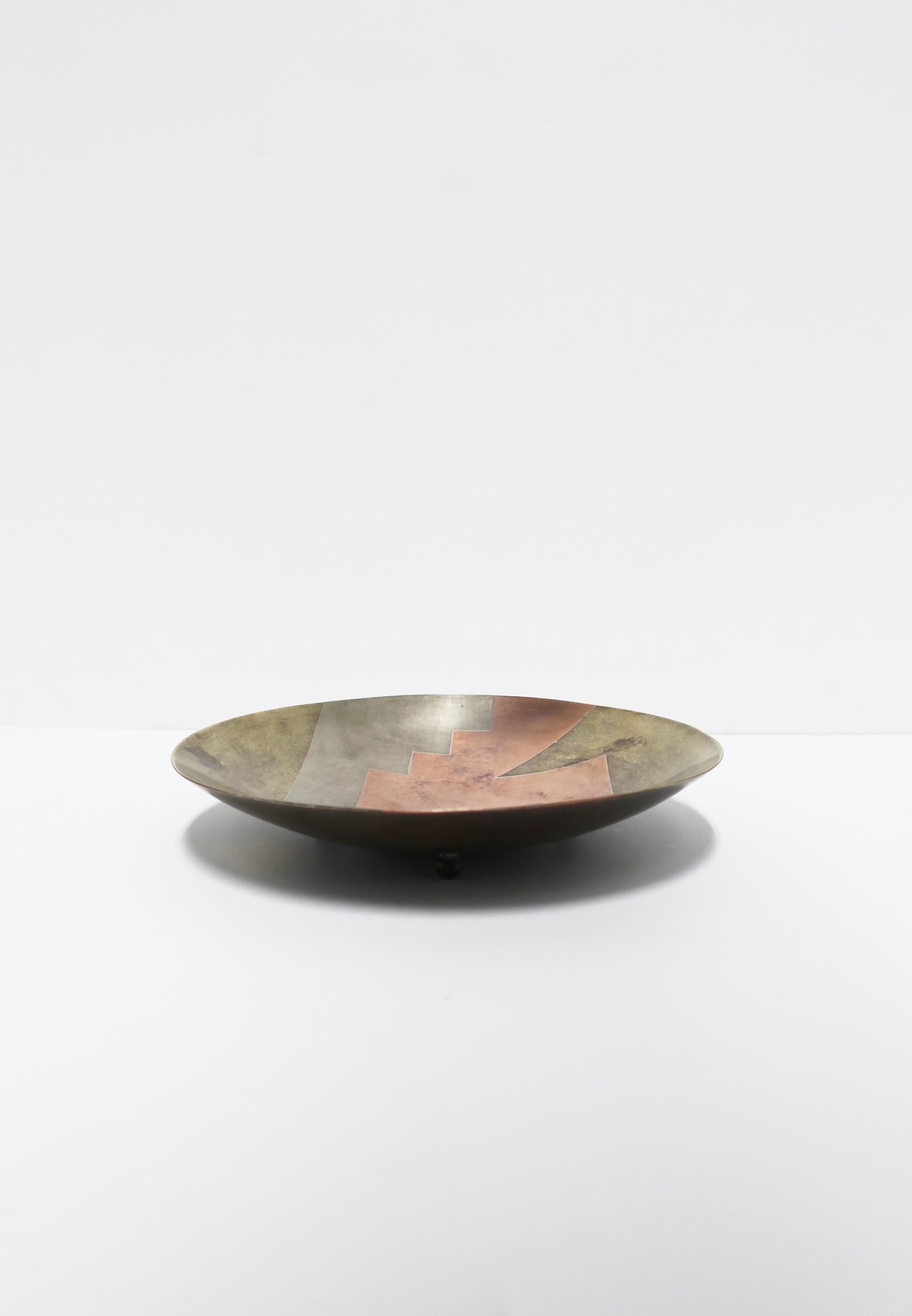 Modern Metals Centerpiece Bowl or Catchall Designer E Cabello, 1960s, Mexico For Sale 1