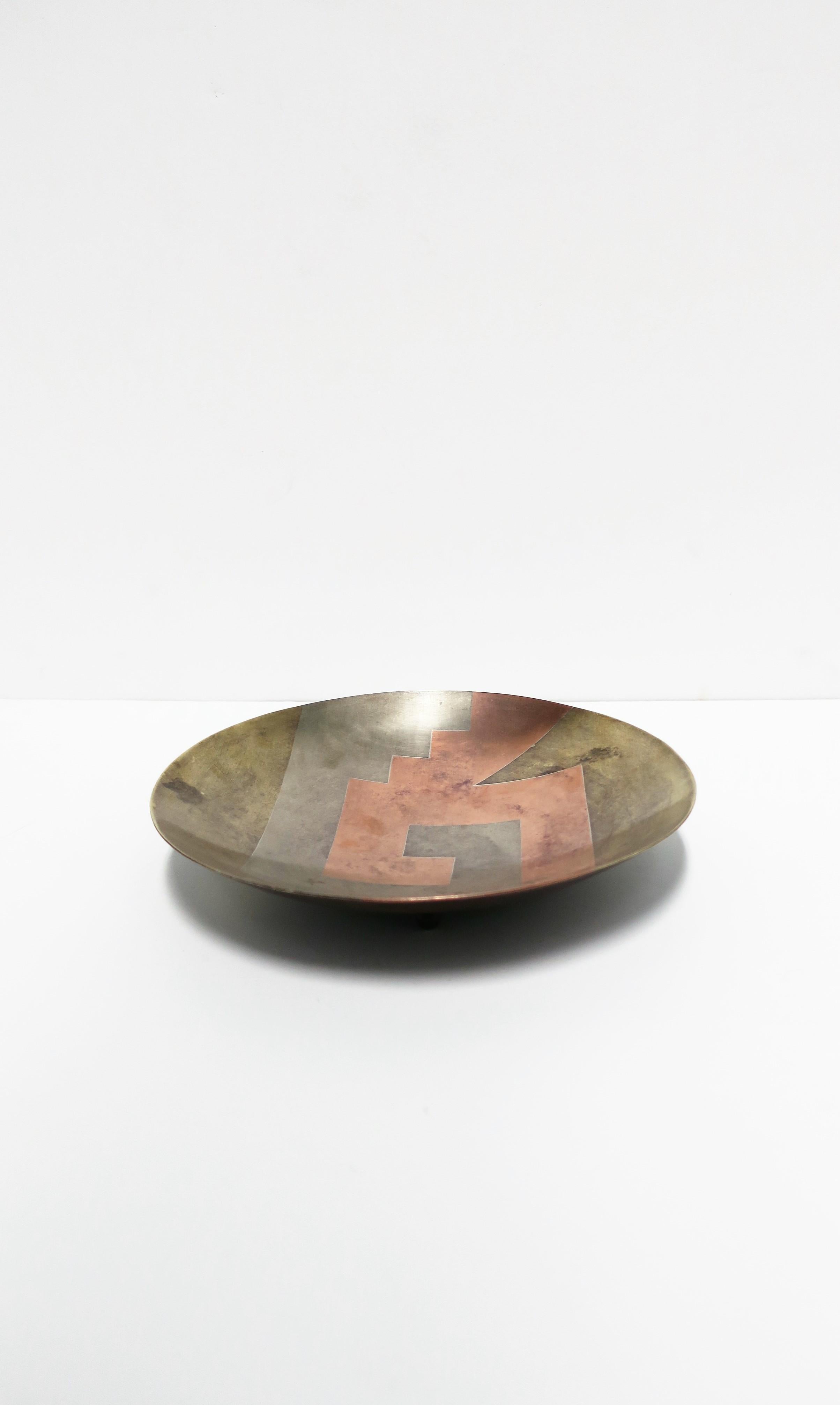 Modern Metals Centerpiece Bowl or Catchall Designer E Cabello, 1960s, Mexico For Sale 2