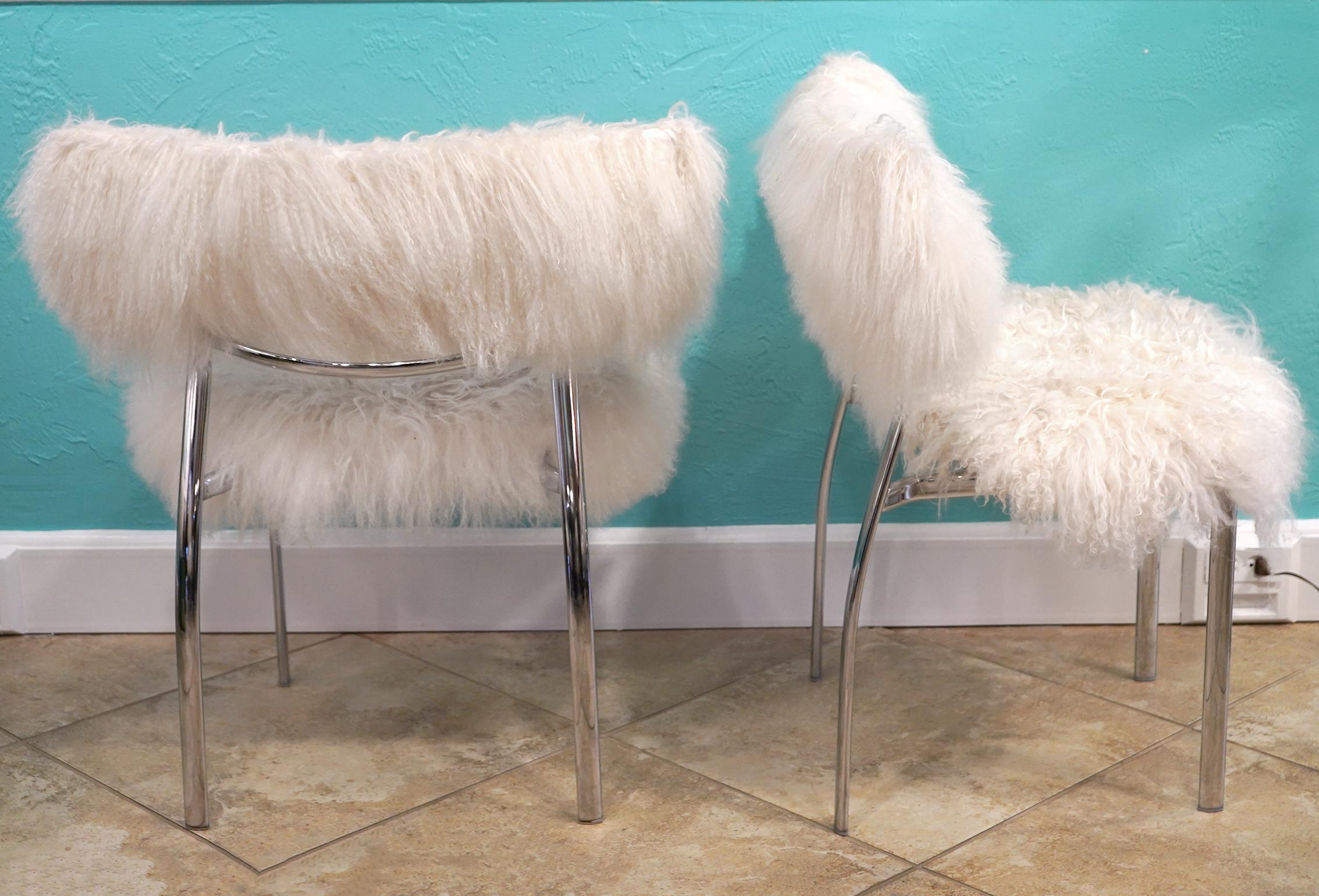 Designer-Modern-Esszimmerstühle aus mongolischem Pelz, 4 verfügbar im Zustand „Hervorragend“ im Angebot in Ft. Lauderdale, FL