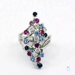 Großer Cluster-Ring mit mehreren Edelsteinen und Diamanten