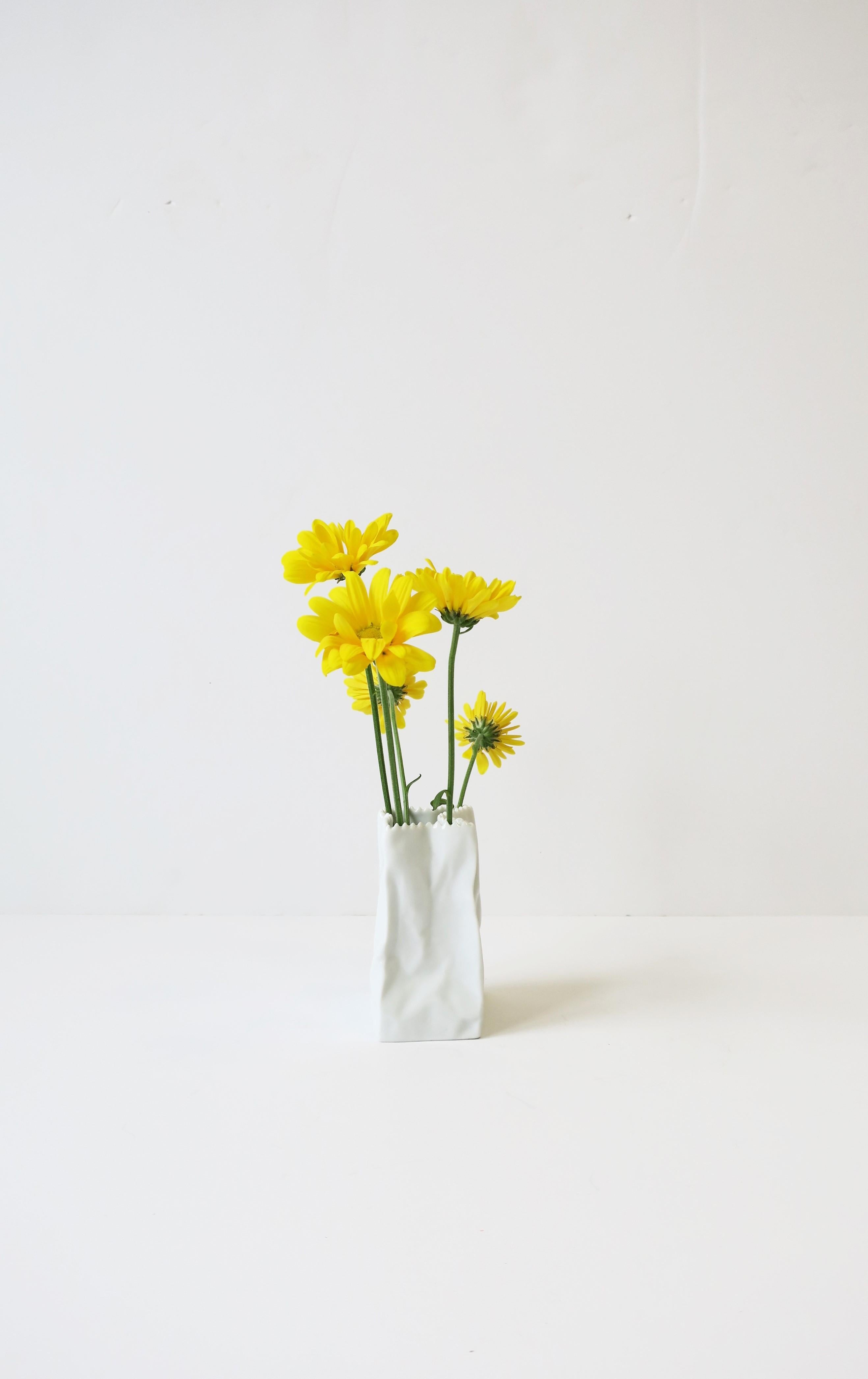Designer Paper Bag Vase Rosenthal Studio-Line 'DO NOT LITTER' by Tapio Wirkkala 1