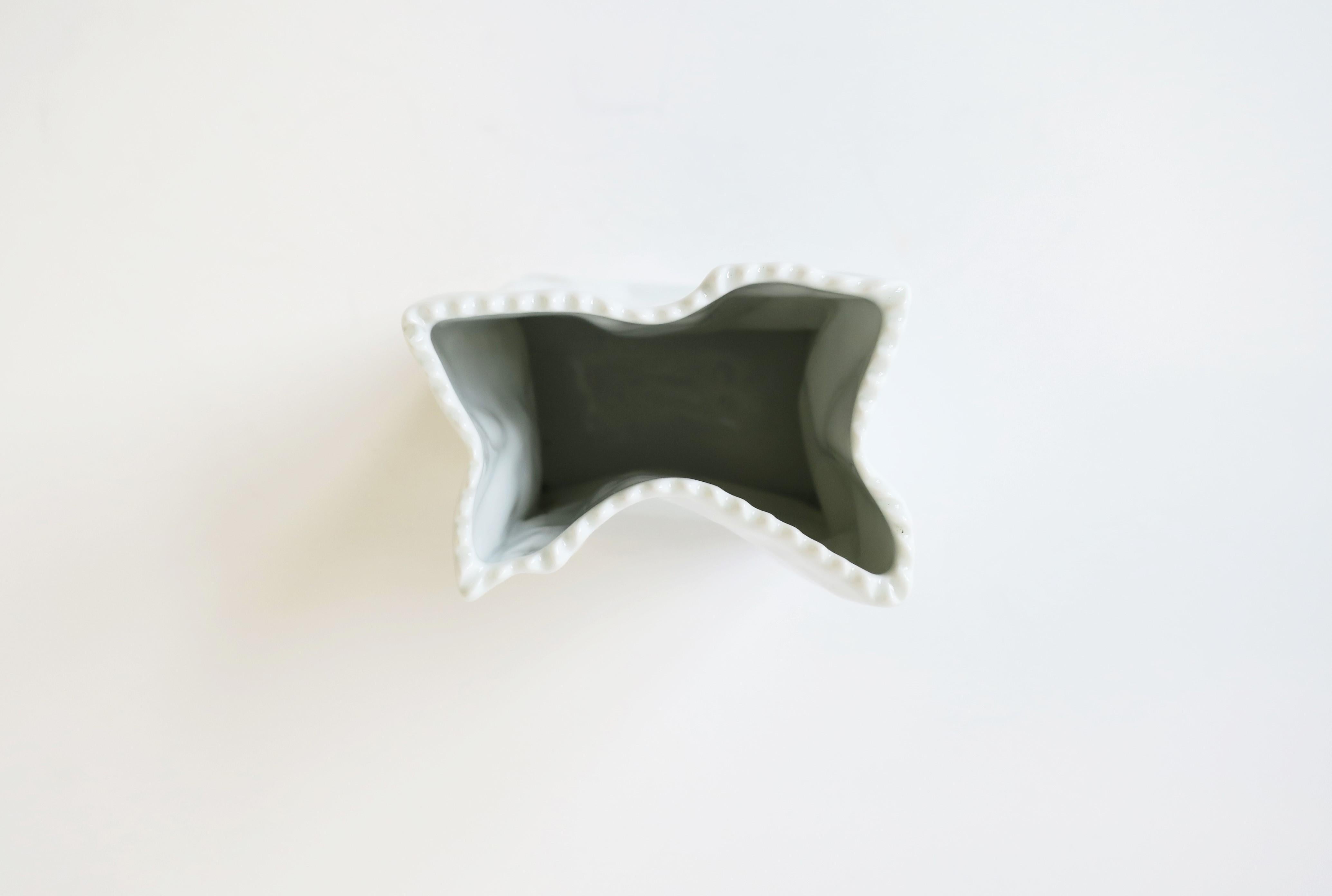 Designer Paper Bag Vase Rosenthal Studio-Line 'DO NOT LITTER' by Tapio Wirkkala 4