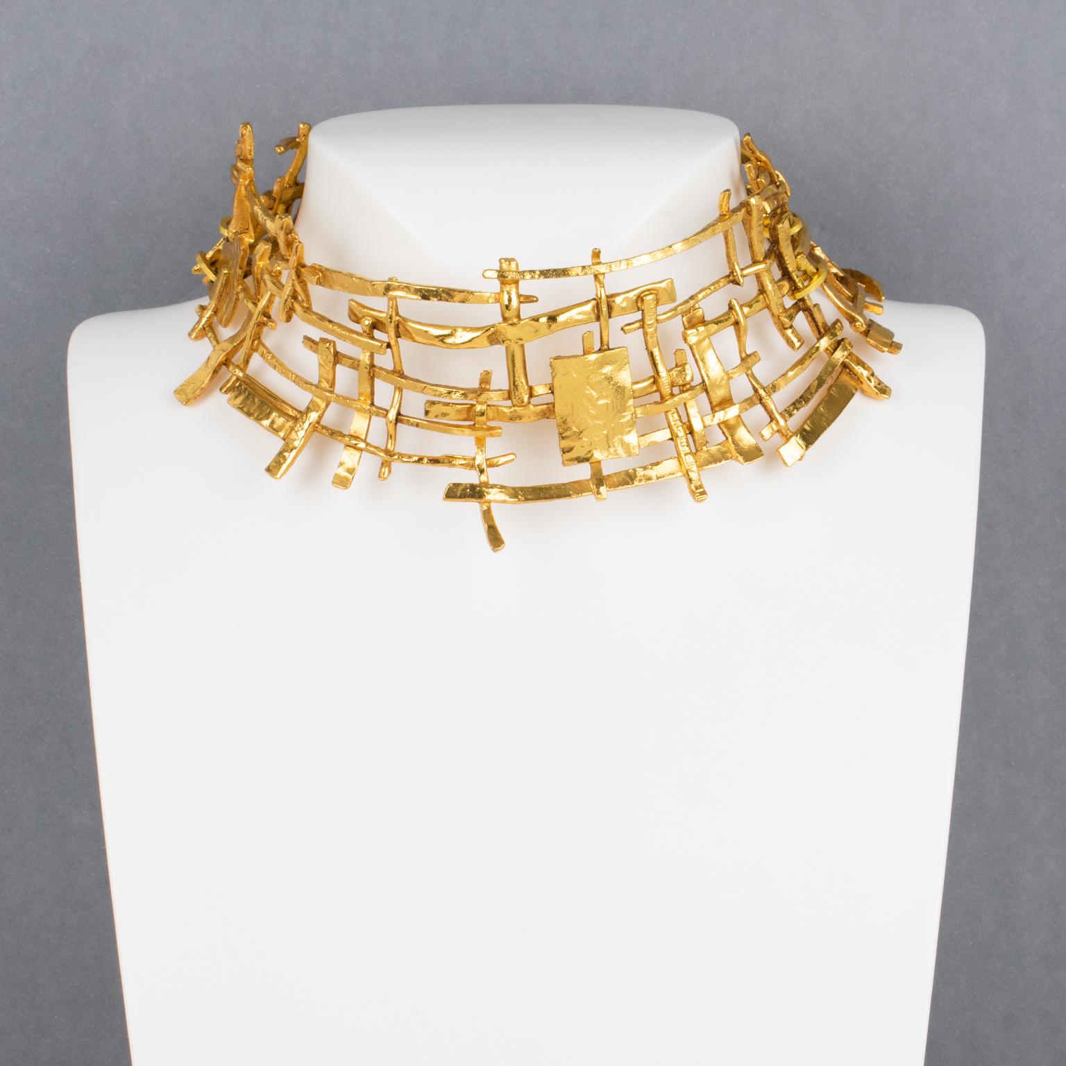 Modernista Collana a collare rigida dorata di design Paris Brutalist in vendita