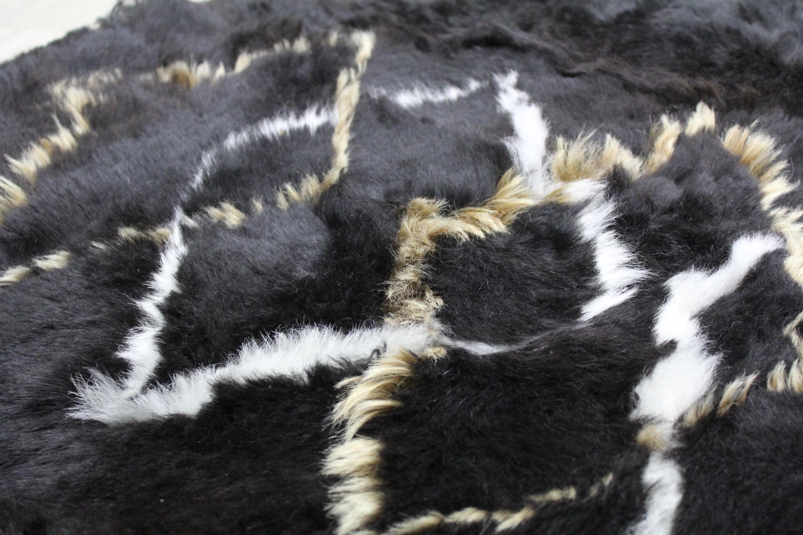 Designer Designer-Patchwork-Teppich aus isländischem Schafsfell Golden Nights Made in Australia (Böhmisch) im Angebot