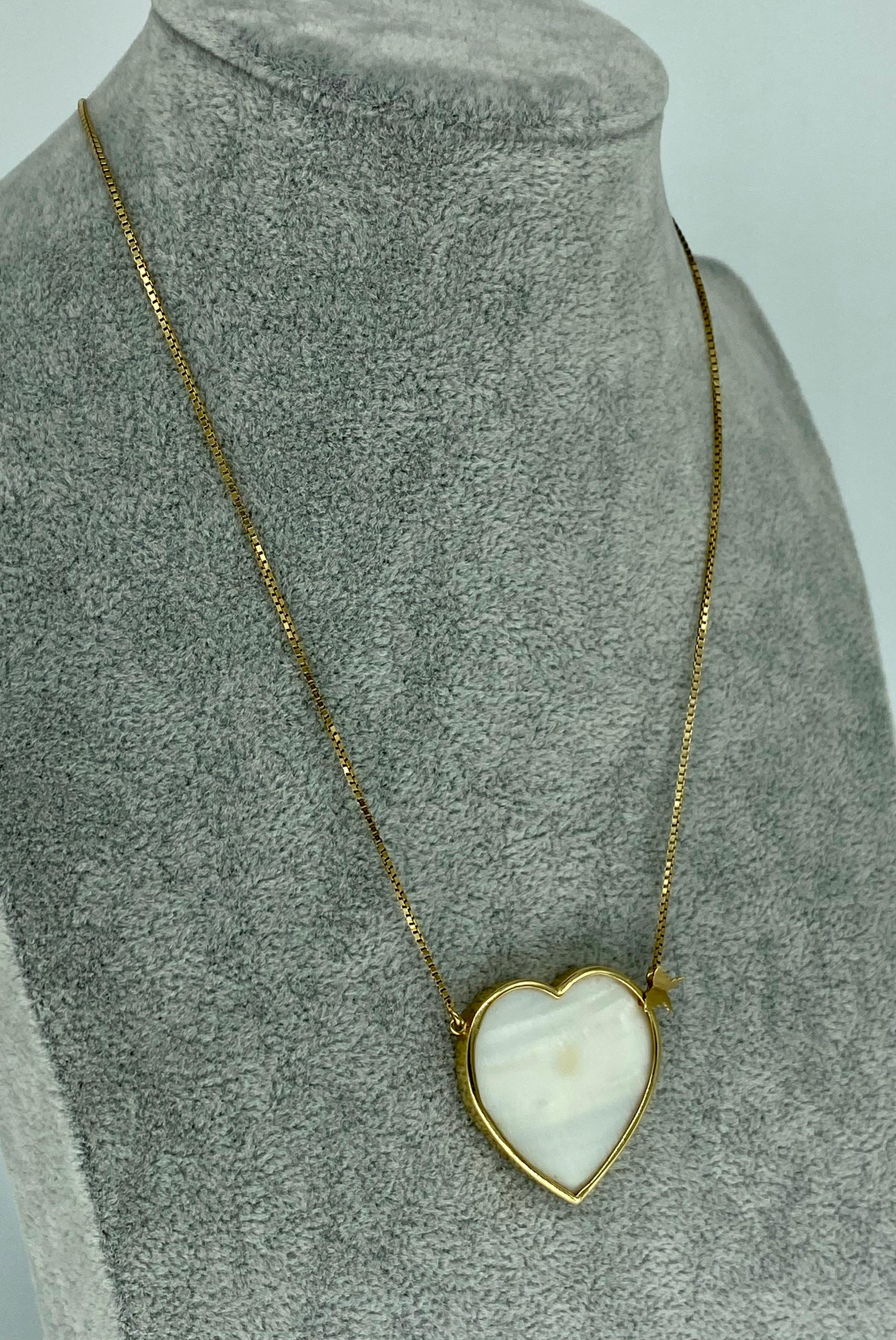 Die Designerin Patricia Jias, große Perlen-Herz-Schmetterlingsschleife, Krawatte-Halskette (Herzschliff) im Angebot
