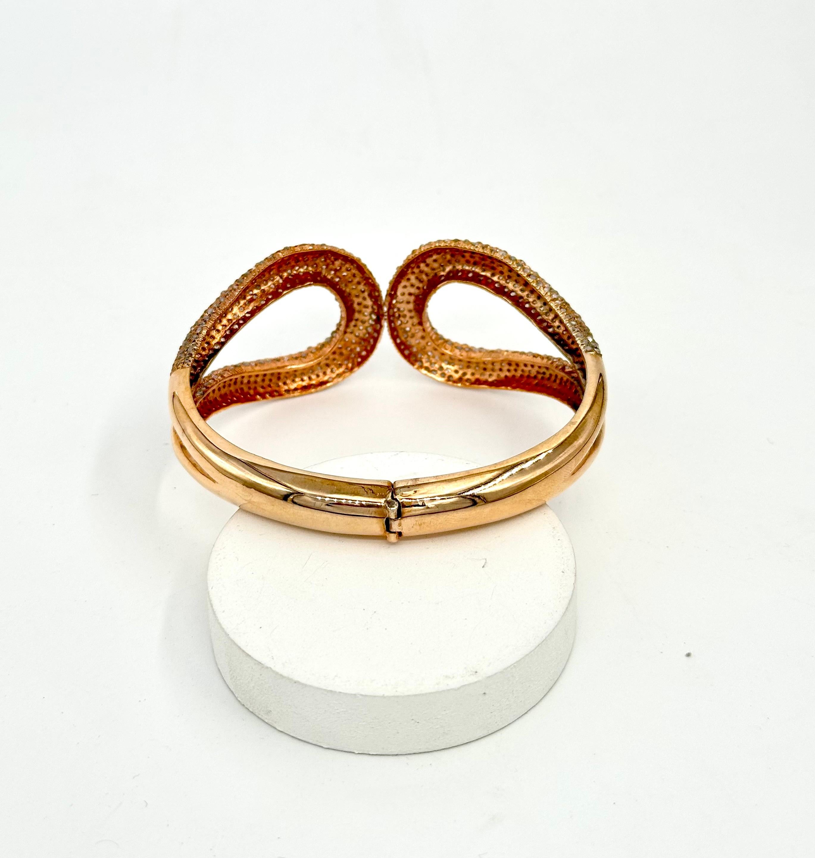 Bracelet de créateur en argent sterling plaqué or rose avec diamants pavés Unisexe en vente