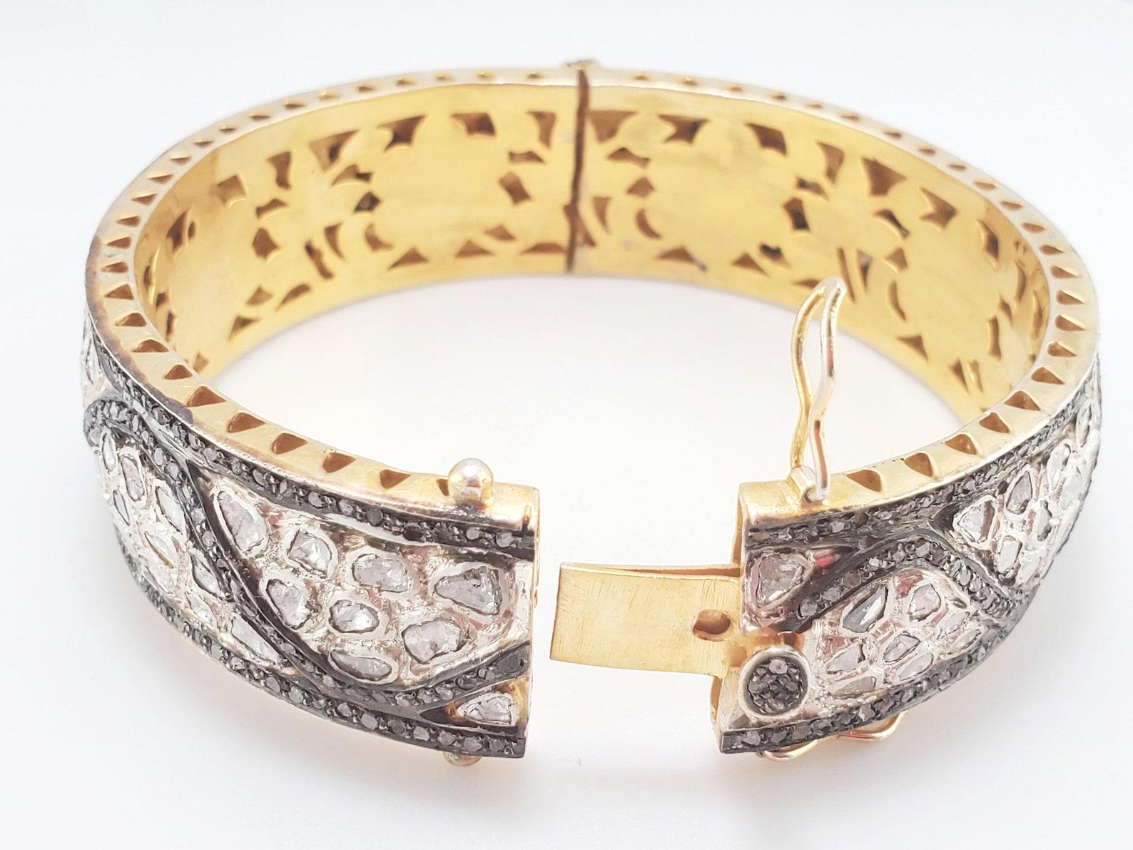Bracciale d'autore in argento 925 con diamanti taglio rosa e pavé di diamanti. In condizioni Nuovo in vendita a Chicago, IL