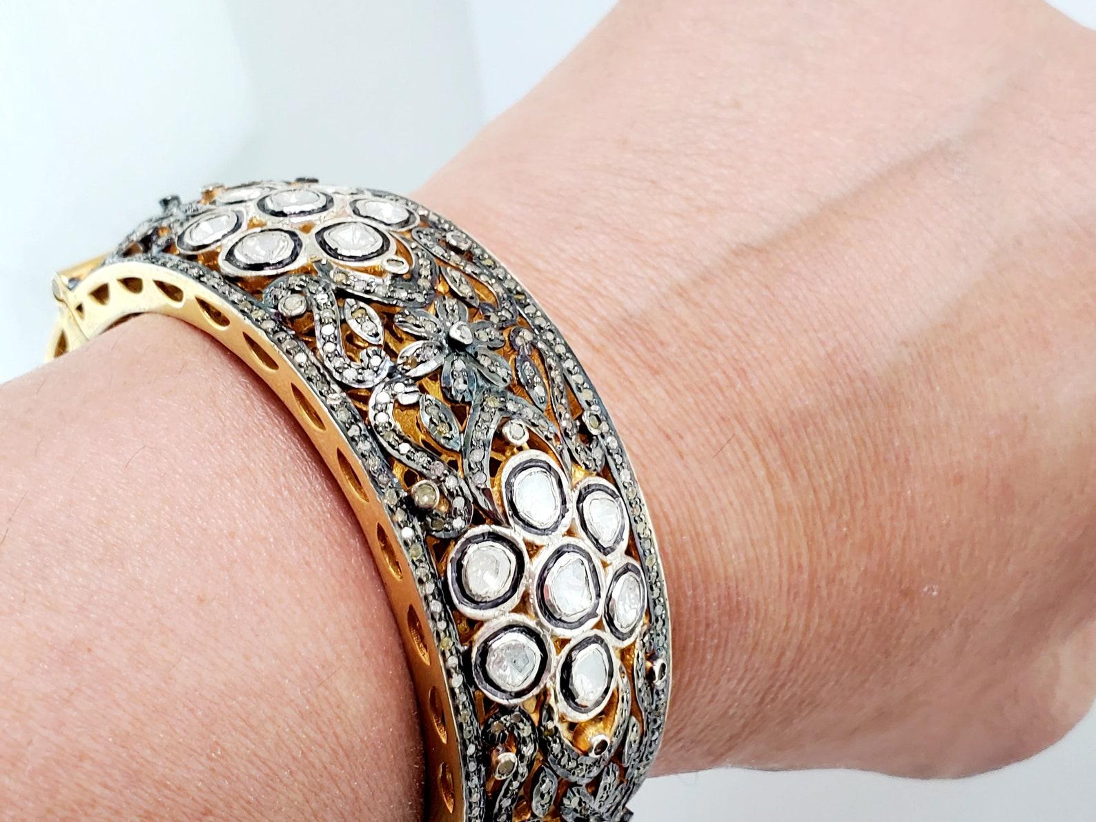 Bracciale d'autore in argento 925 con diamanti taglio rosa e pavé di diamanti. in vendita 1