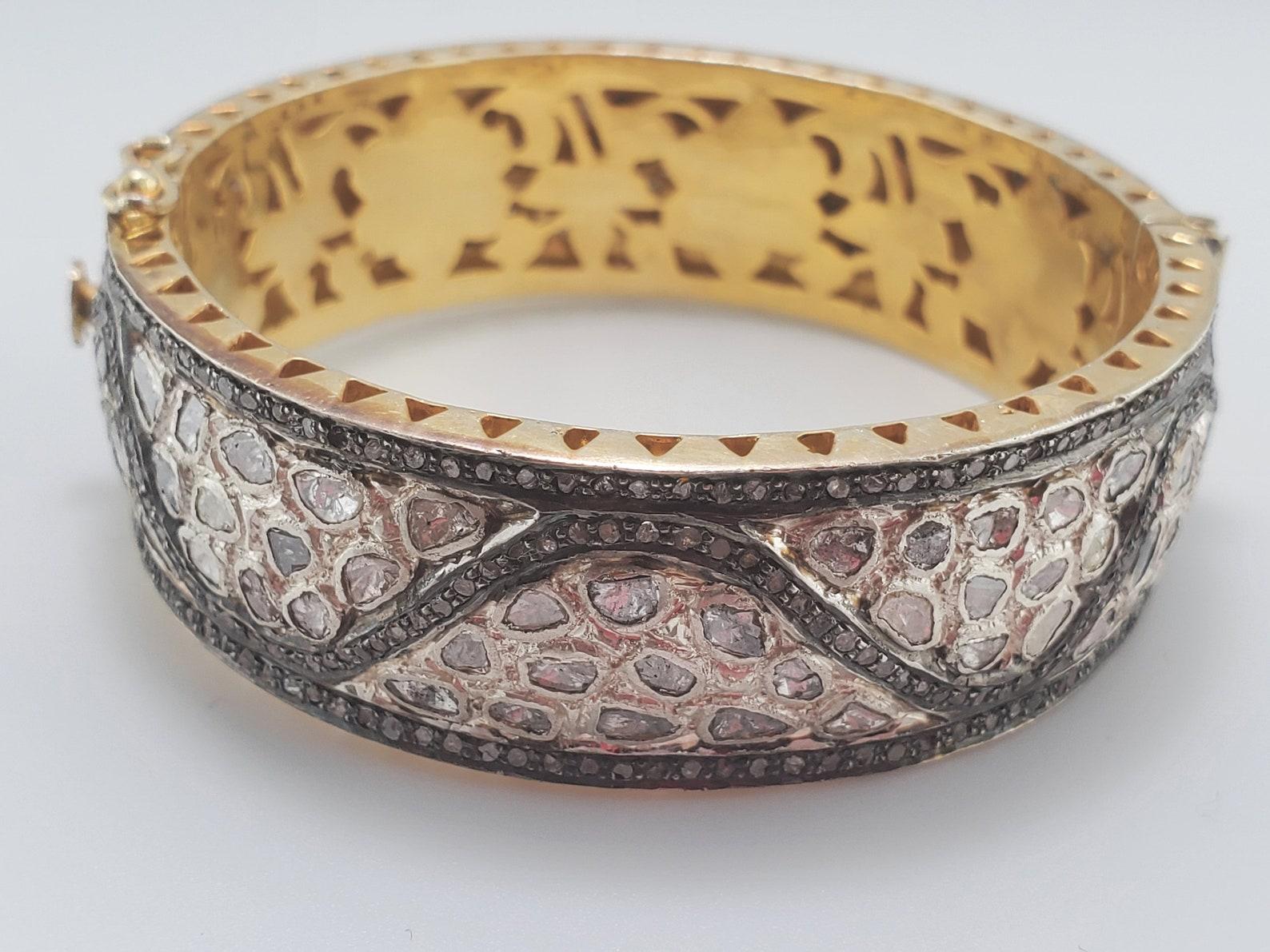 Bracciale d'autore in argento 925 con diamanti taglio rosa e pavé di diamanti. in vendita 1