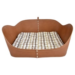 Designer pets bed in leather NUVOLA 86