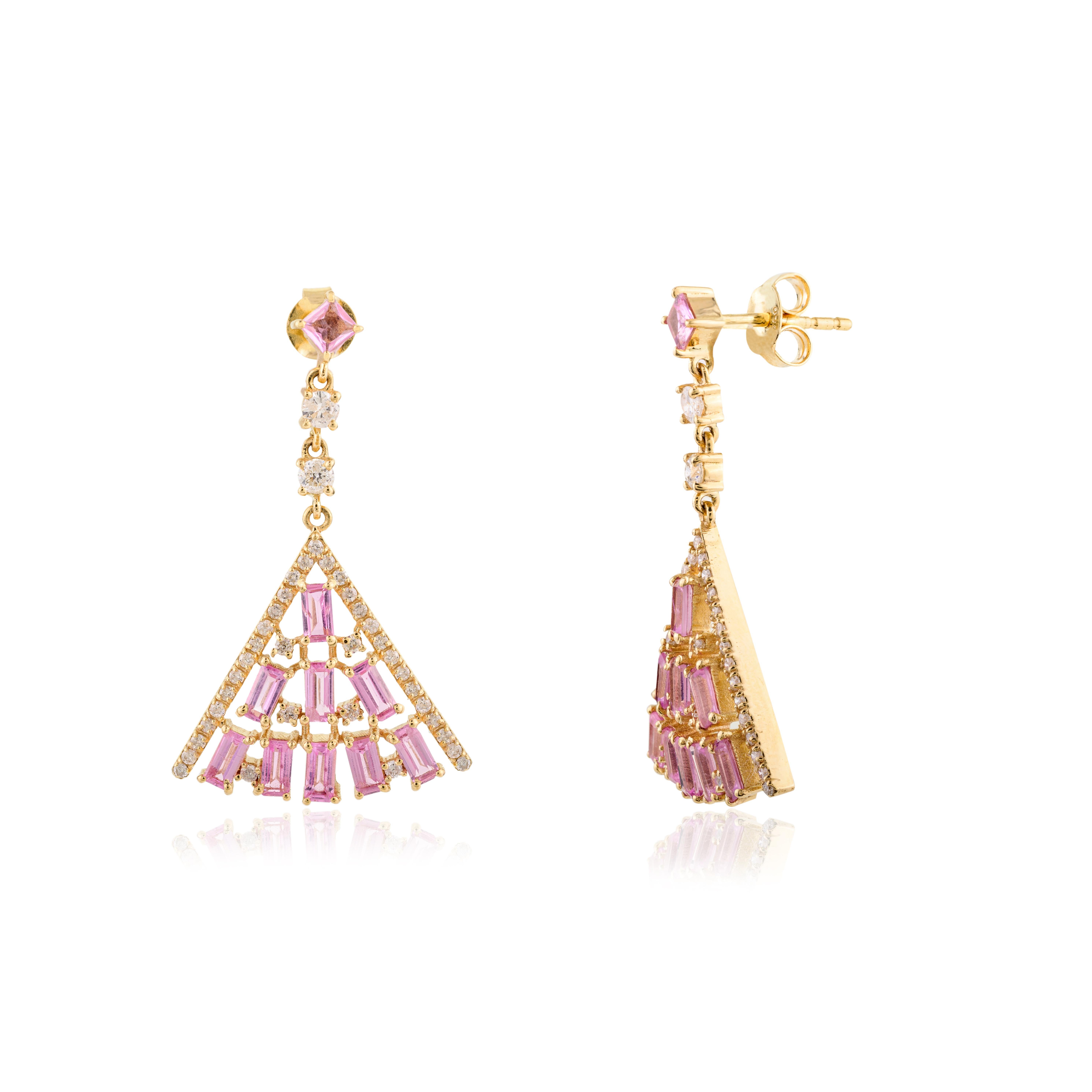 Designer Pink Sapphire Pyramid Dangle Earrings for Wedding in 18k Yellow Gold In New Condition For Sale In New York, NY