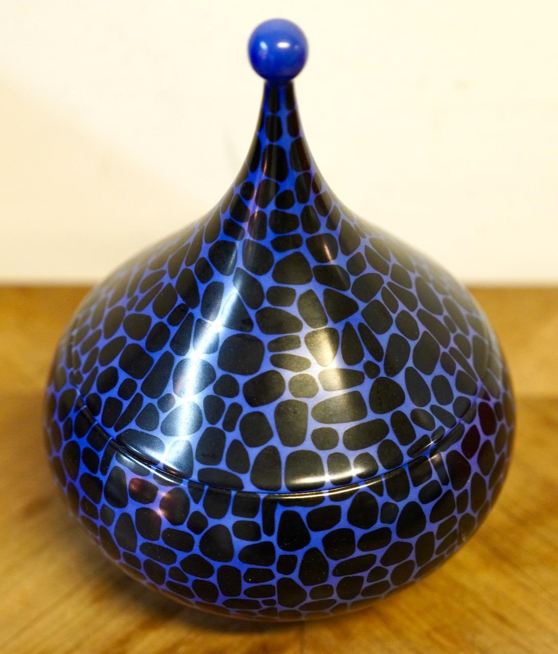 Designer porcelain lidded vase by Rosenthal Studio Line, Emilio Pucci, ca. 1960 In Excellent Condition For Sale In Berlin, DE