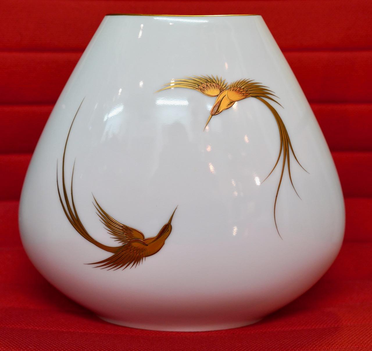 Designer Porcelain Vase with golden Birds, by Heinrich, Selb Bavaria For Sale 1