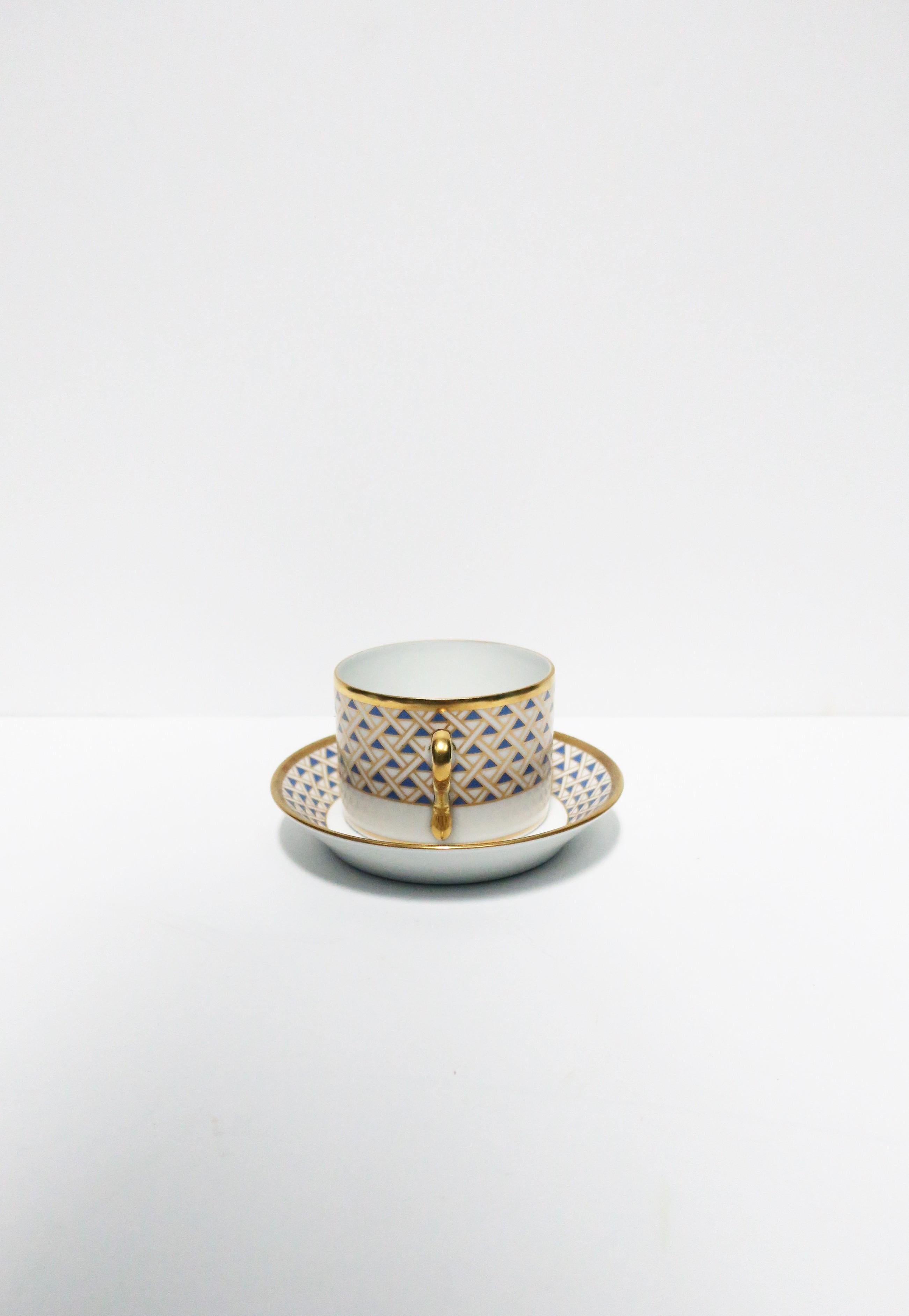 Richard Ginori Italian Coffee or Tea Cup and Saucer in Blue and Gold In Excellent Condition In New York, NY