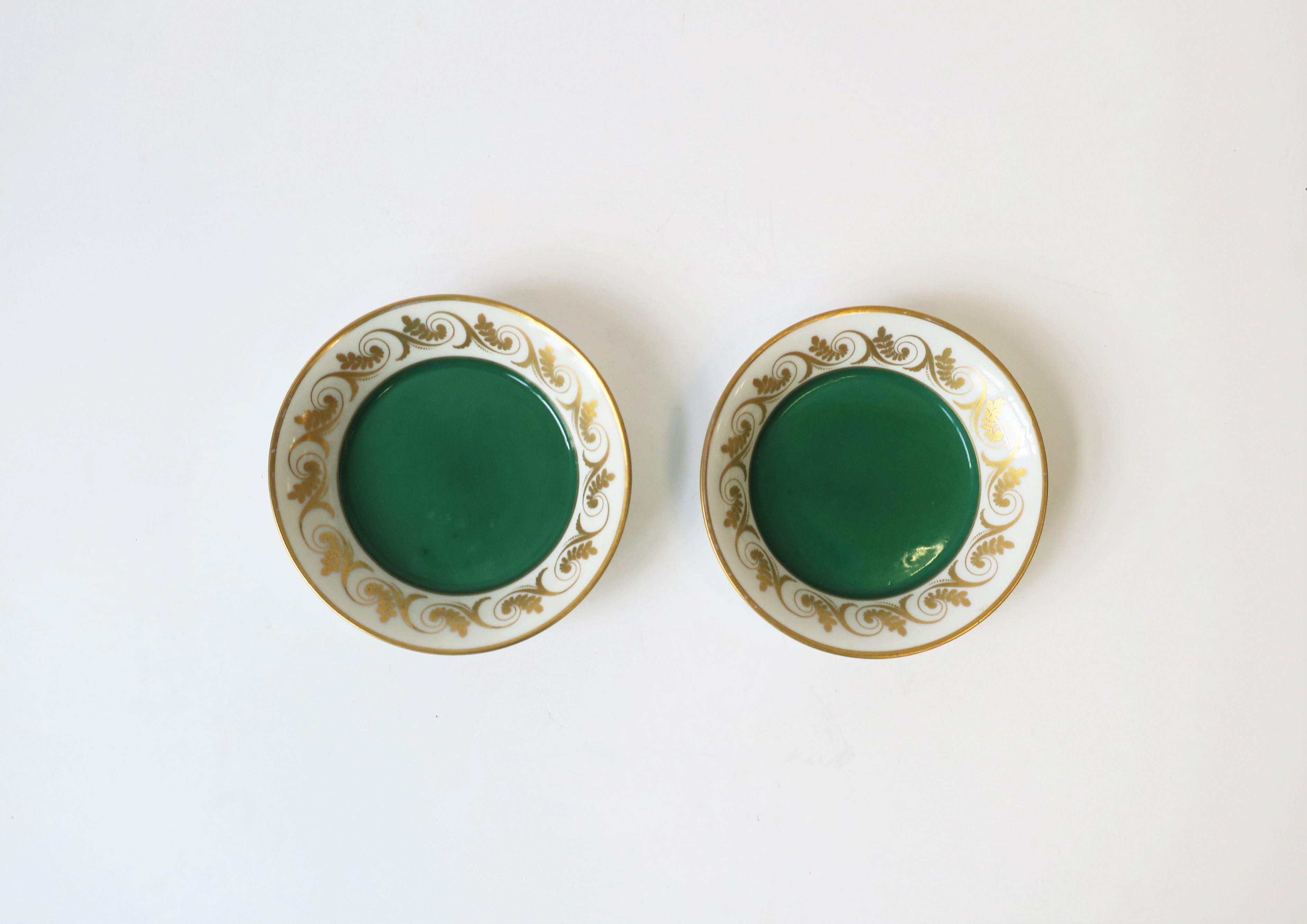 Richard Ginori Italian Porcelain Jewelry Dish in Gold and Green For Sale 4