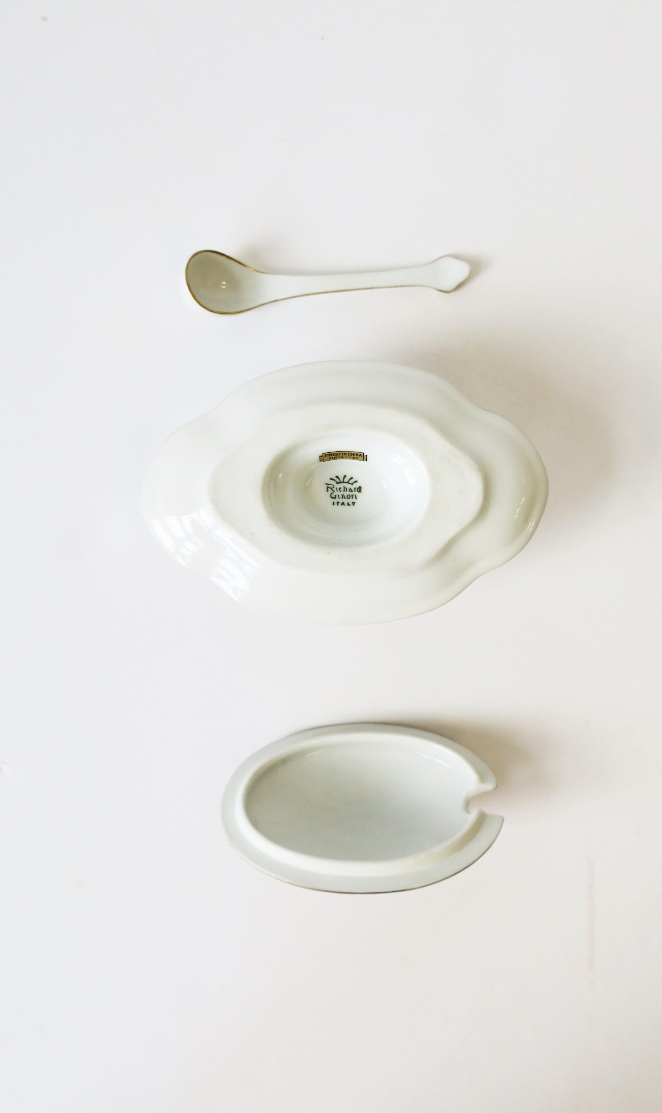 Richard Ginori Italian White and Gold Porcelain Condiment Dish & Spoon  For Sale 7