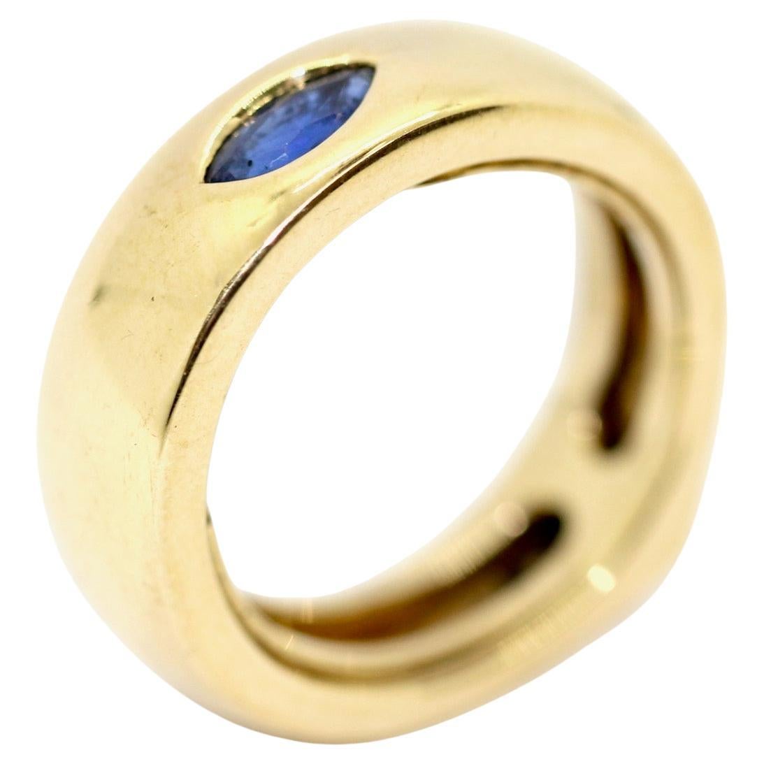 Designer-Ring von Kat Florence, 18 Karat Gelbgold mit blauem Marquise-Saphir
