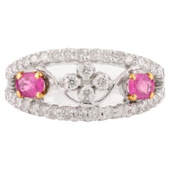 Alianza de boda de diseño con flor de diamantes y zafiro rosa para mujer en oro blanco de 14k