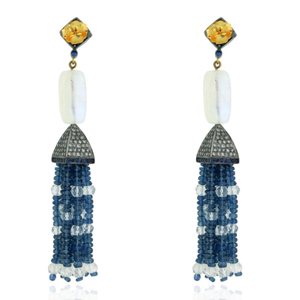Designer Sapphire, Moonstone, Crystal and Diamond Drop Tassel Earring in Gold is unique and pretty cool for summer fun.


18kt gold:2.41gms
Diamond:4.87cts
Silver:11.81gms
Moonstone: 32.64cts
Crystal: 33.45cts
Sapphire: 35.23cts
