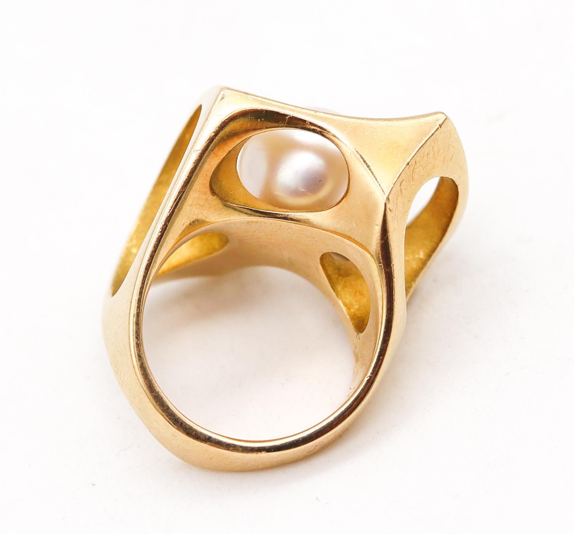 Aesthetic Movement Designer Sculptural Biomorphic Abstract Cocktail Ring 18Kt Gold with Akoya Pearl