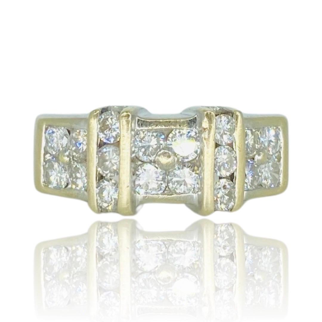 Designer Signed 1.08 Carat Diamonds Cluster
Ring 18k White Gold In Good Condition For Sale In Miami, FL