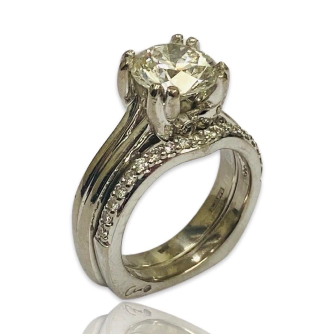Designer Signierter Verlobungsring aus 18 Karat Weißgold mit 3,00 Karat Diamanten  im Zustand „Gut“ im Angebot in Miami, FL