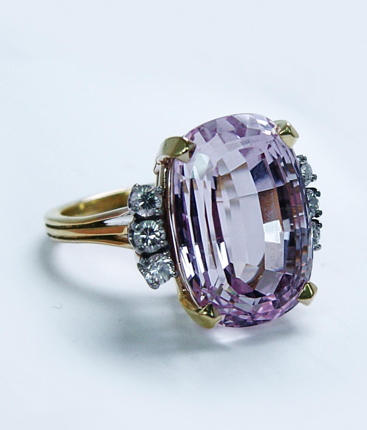 Designer Signed GEMco 18ct Cushion Kunzite Diamond Ring 18K Gold Vintage Estate For Sale 3