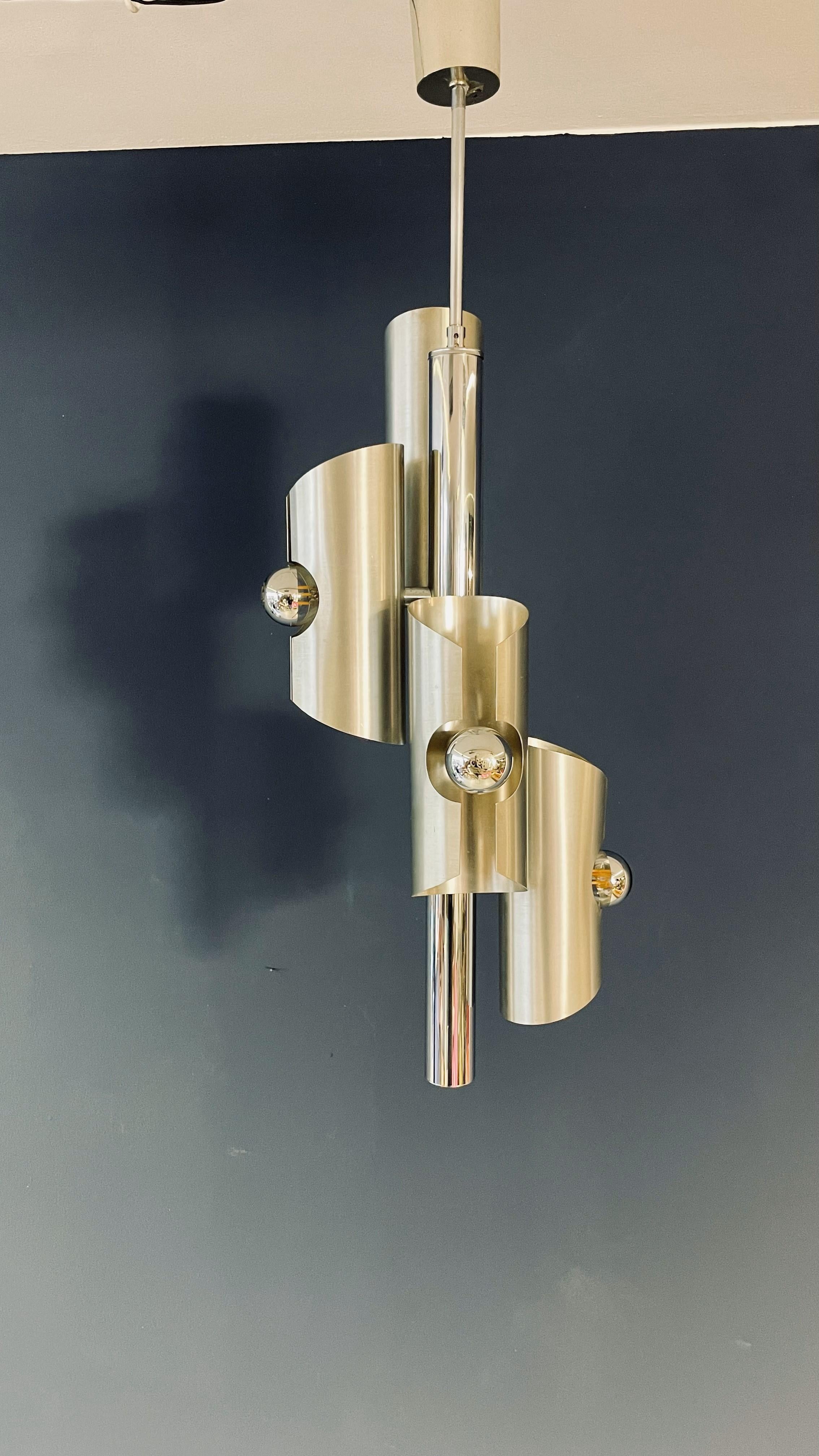 Lámpara plateada de diseño con cuatro bombillas plateadas en la parte superior en Excelente estado para la venta en Munich, DE