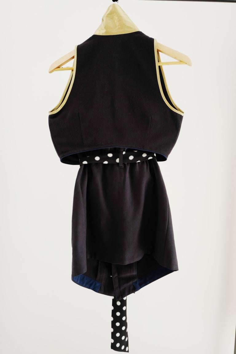 Designer Sleeveless Dress in Dark Grey Black with Gold Silk Open Back Belt In New Condition In Los Angeles, CA