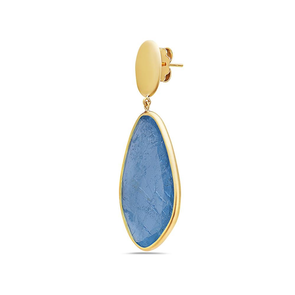 Designer Slice Aquamarine Earring in 18K Yellow Gold is stylish and super light in weight.

Closure: Push Post
18kt Gold:7.10gms
Aquamarine:42.7cts
